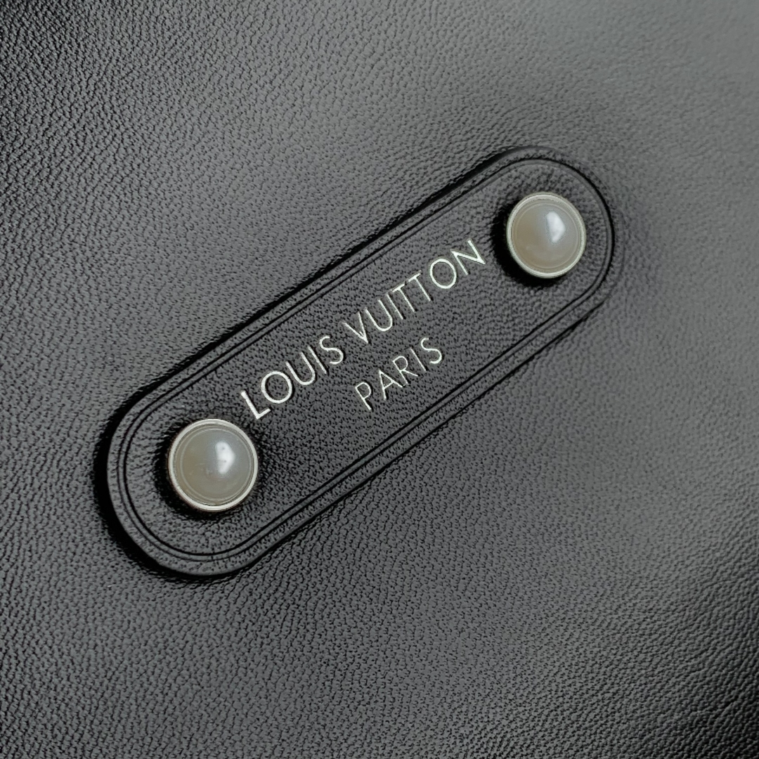 LV高仿黑色肩背包 柔軟皮革質感時尚百搭女包｜歐美奢侈品精品推薦