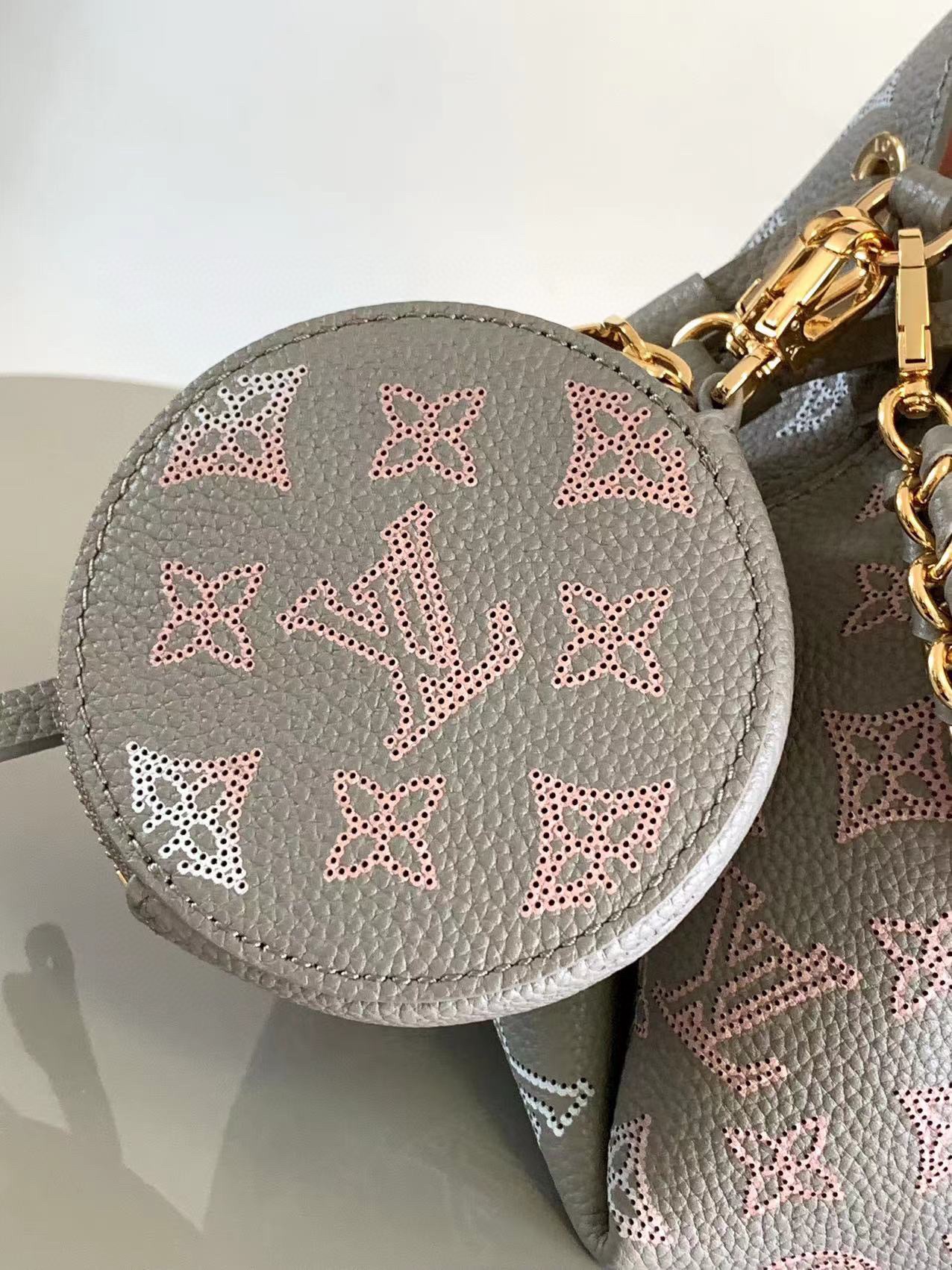 LV高仿灰粉水桶包 經典Monogram鏈條點綴百搭女包｜歐美奢侈品精品推薦