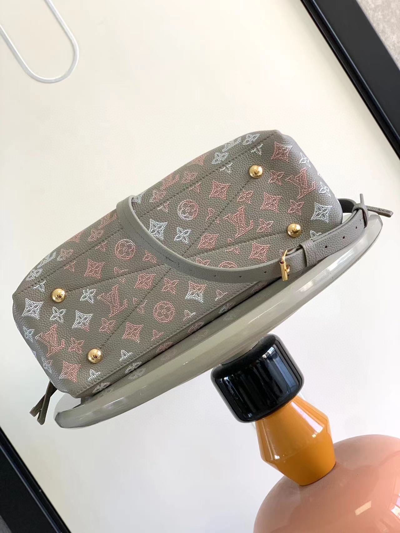 LV高仿灰粉托特包 Monogram鏈條設計大容量優雅女包｜歐美奢侈品精品推薦