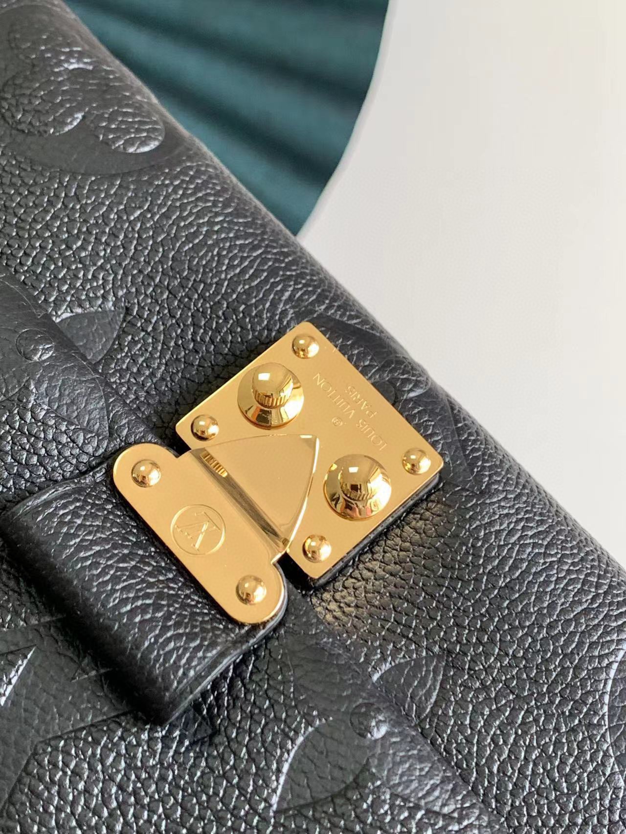 LV一比一黑色壓花鎖扣手提包 優雅通勤造型奢華女包