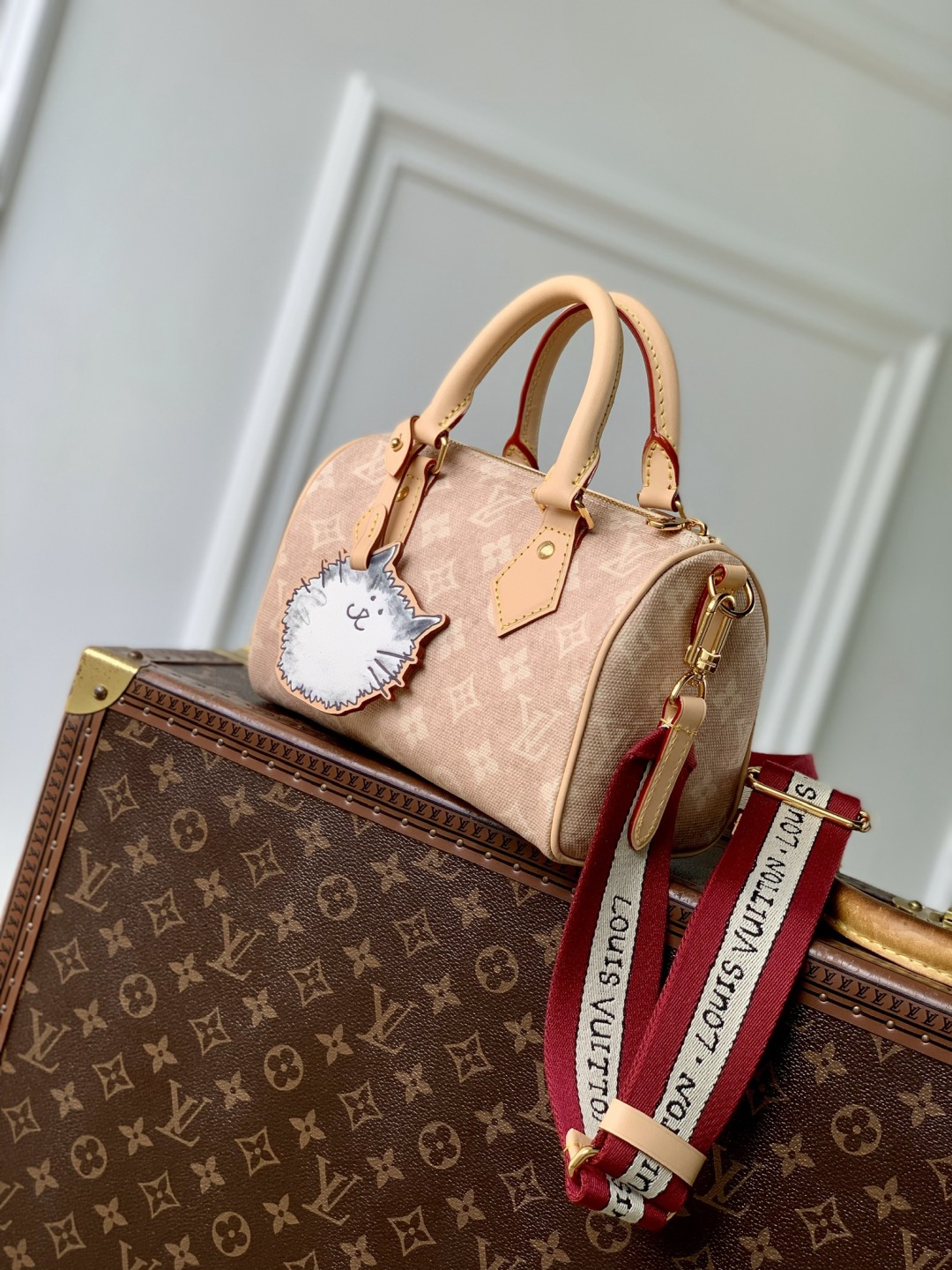 LV一比一Monogram小型手提包俏皮貓咪吊飾設計| 14 LV一比一Monogram小型手提包俏皮貓咪吊飾設計