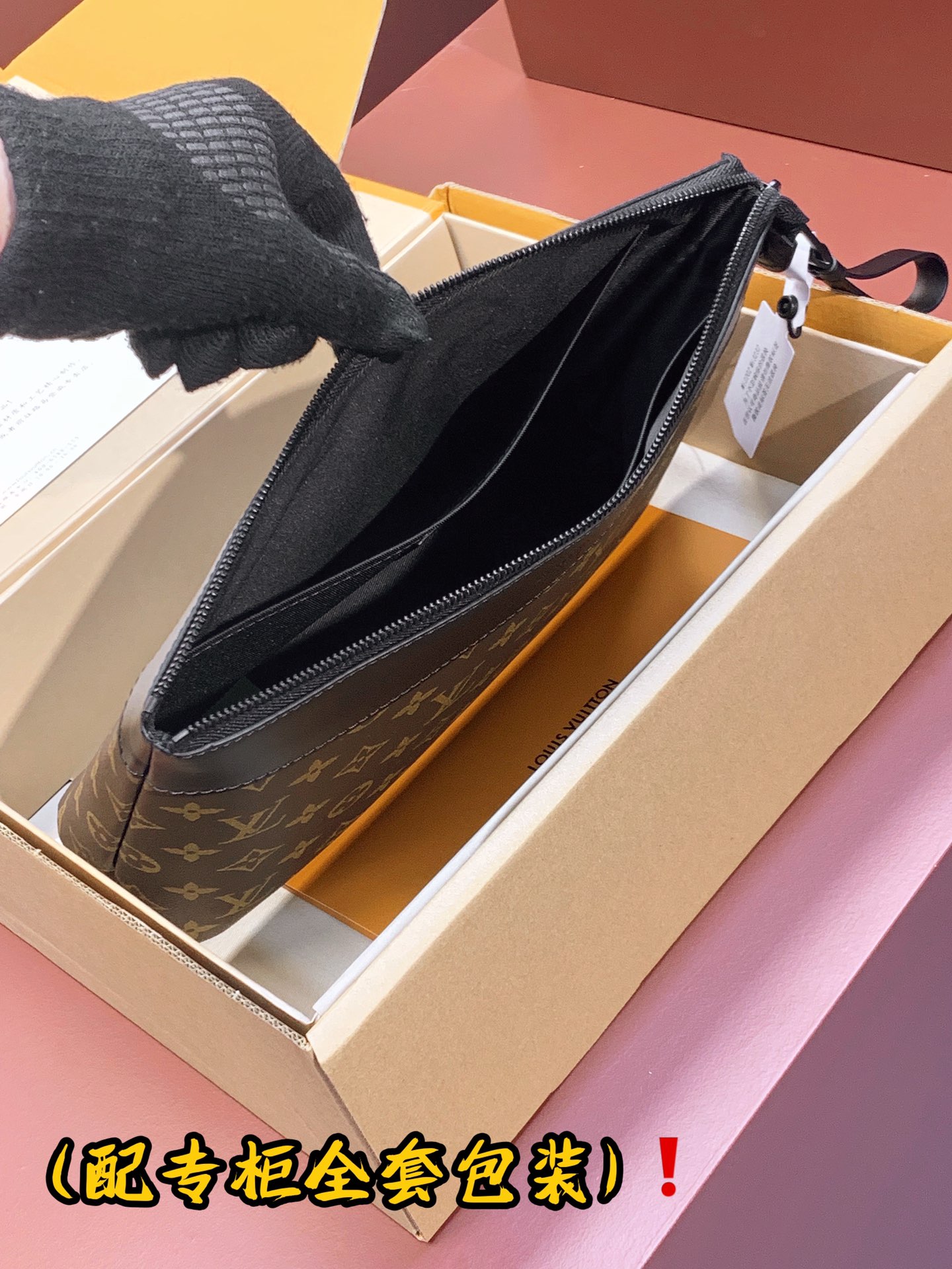 LV高仿棕色Monogram手拿包經典不敗款式｜歐美奢侈品精品推薦