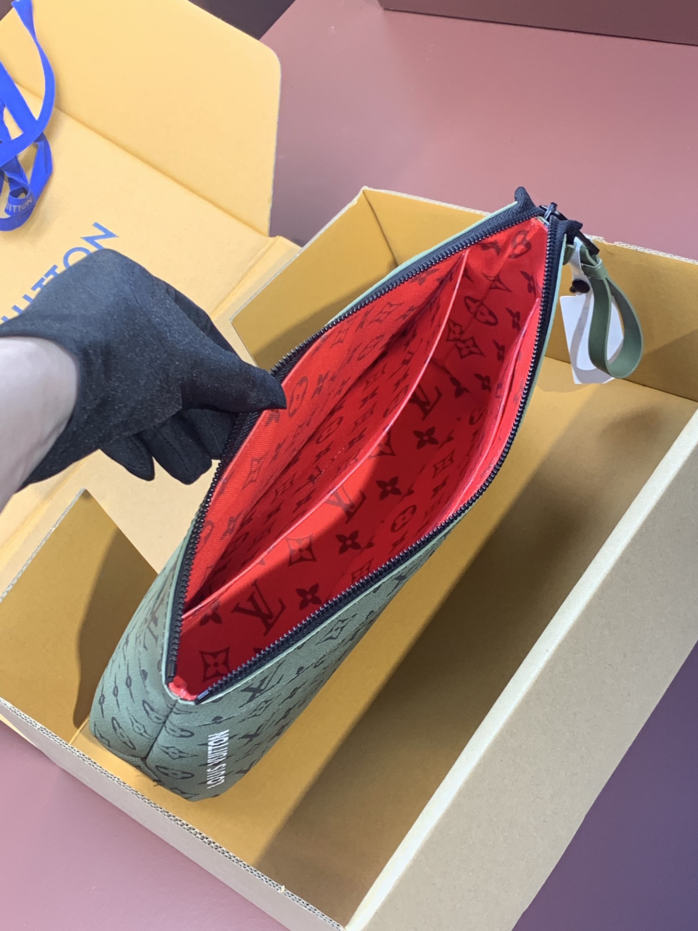 LV原單綠灰色Monogram手拿包低調都會風｜歐美奢侈品精品推薦