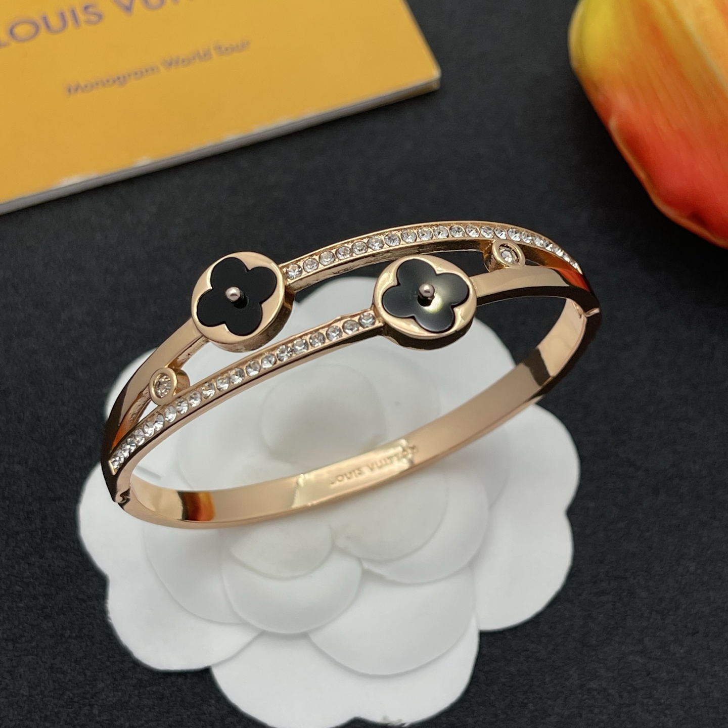 LV高仿玫瑰金黑花雙圈鑲鑽手環優雅精品款|超A仿原單精品圖片 12 LV高仿玫瑰金黑花雙圈鑲鑽手環優雅精品款|歐美奢侈品精品推薦