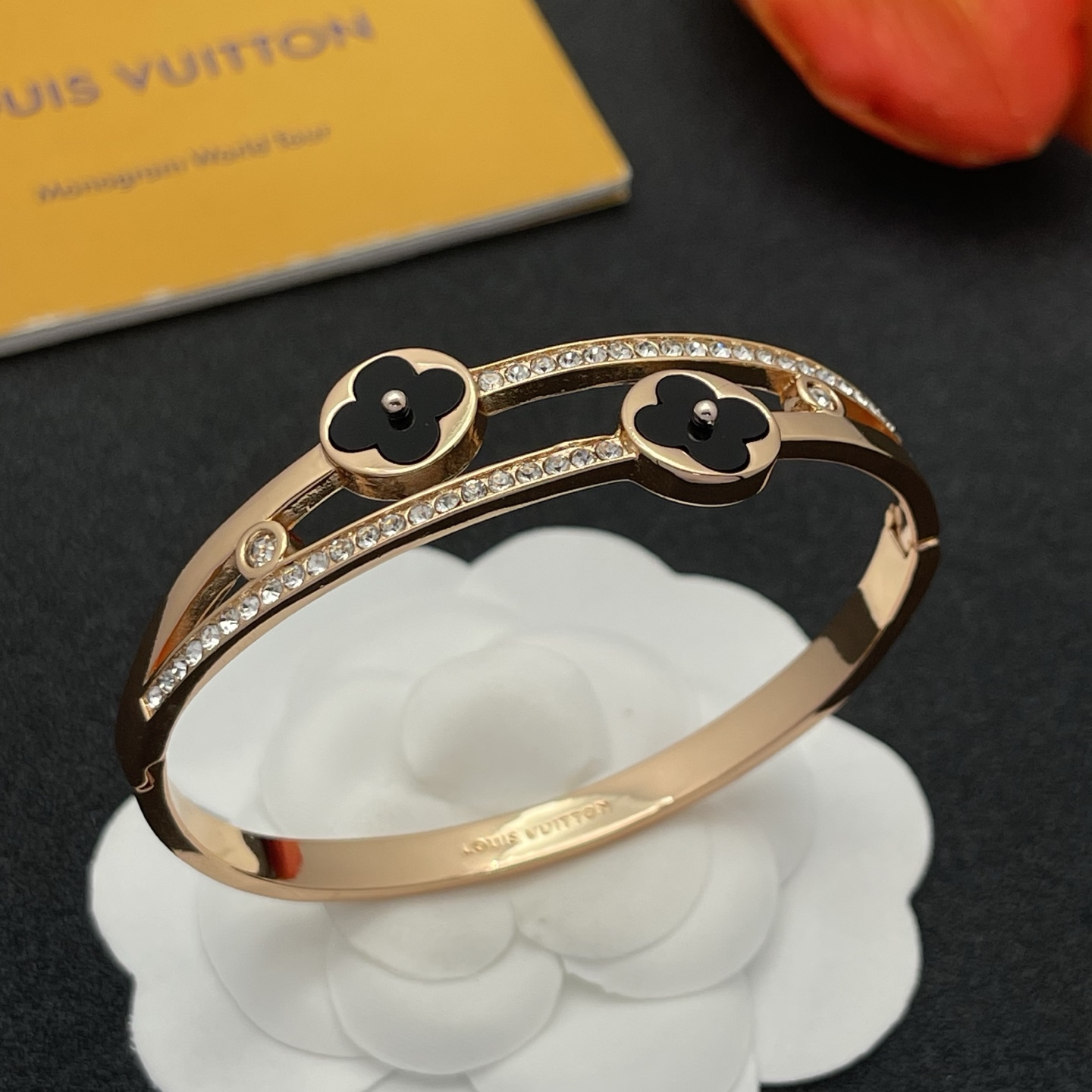 LV高仿玫瑰金黑花雙圈鑲鑽手環優雅精品款｜歐美奢侈品精品推薦