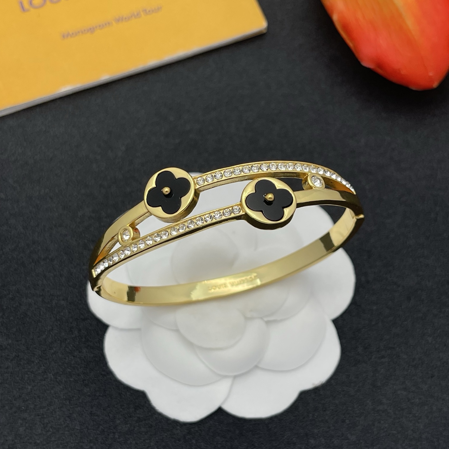 LV一比一金黑雙花鑲鑽手環時尚百搭精品|超A仿原單精品圖片 12 LV一比一金黑雙花鑲鑽手環時尚百搭精品|歐美奢侈品精品推薦