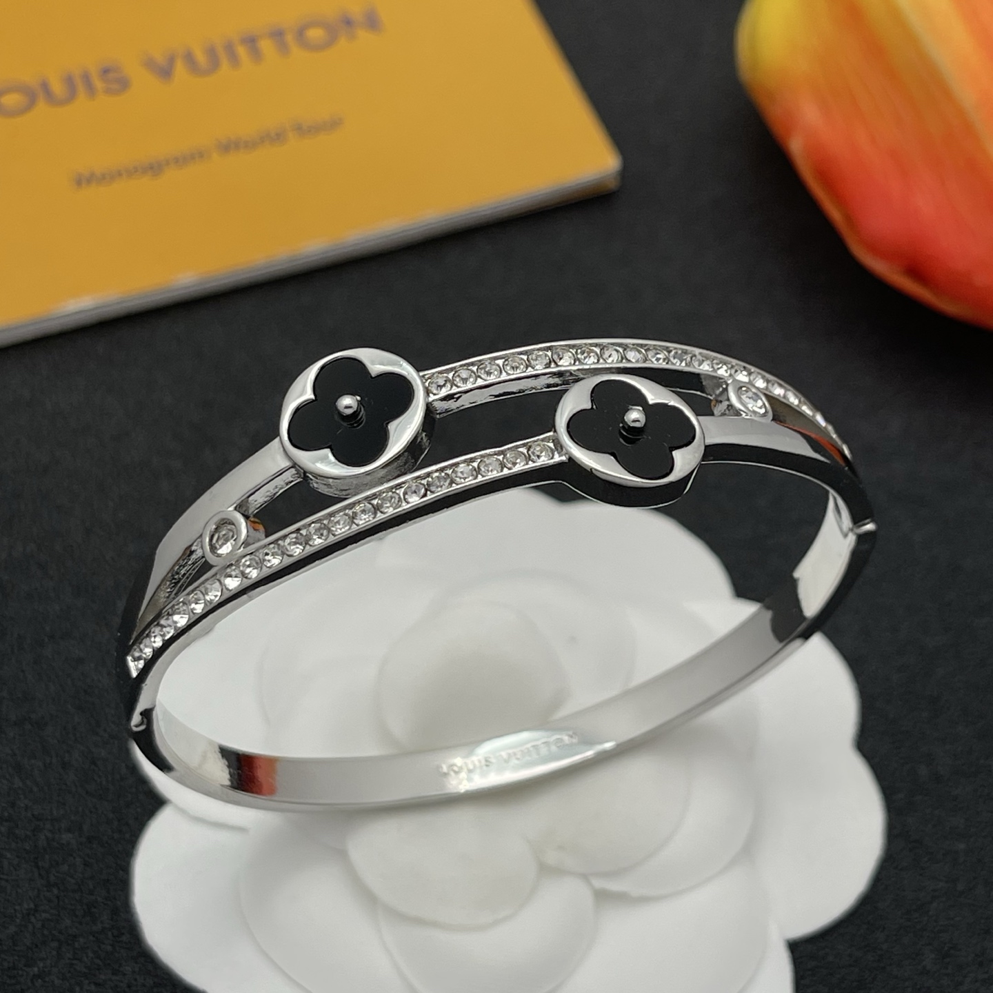LV原單銀色黑花鑲鑽手環冷調時尚精品｜歐美奢侈品精品推薦