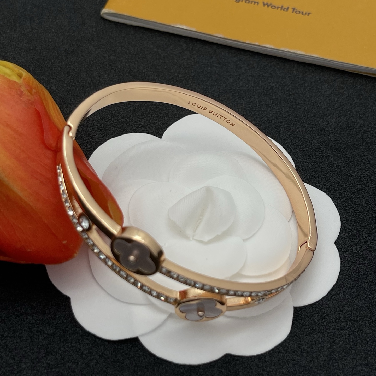 LV A貨玫瑰金貝母雙花鑲鑽手環柔美奢華款｜歐美奢侈品精品推薦