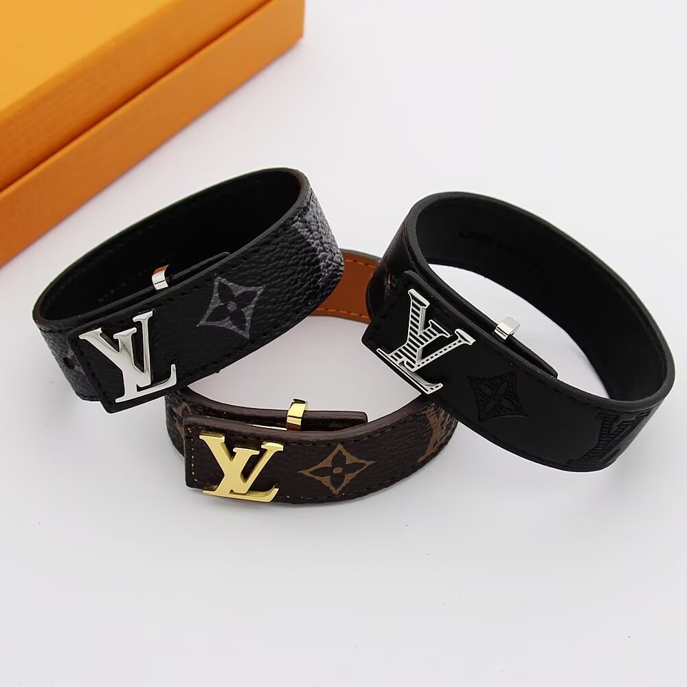LV原單黑色皮革手環經典Monogram金屬LOGO設計｜歐美奢侈品精品推薦