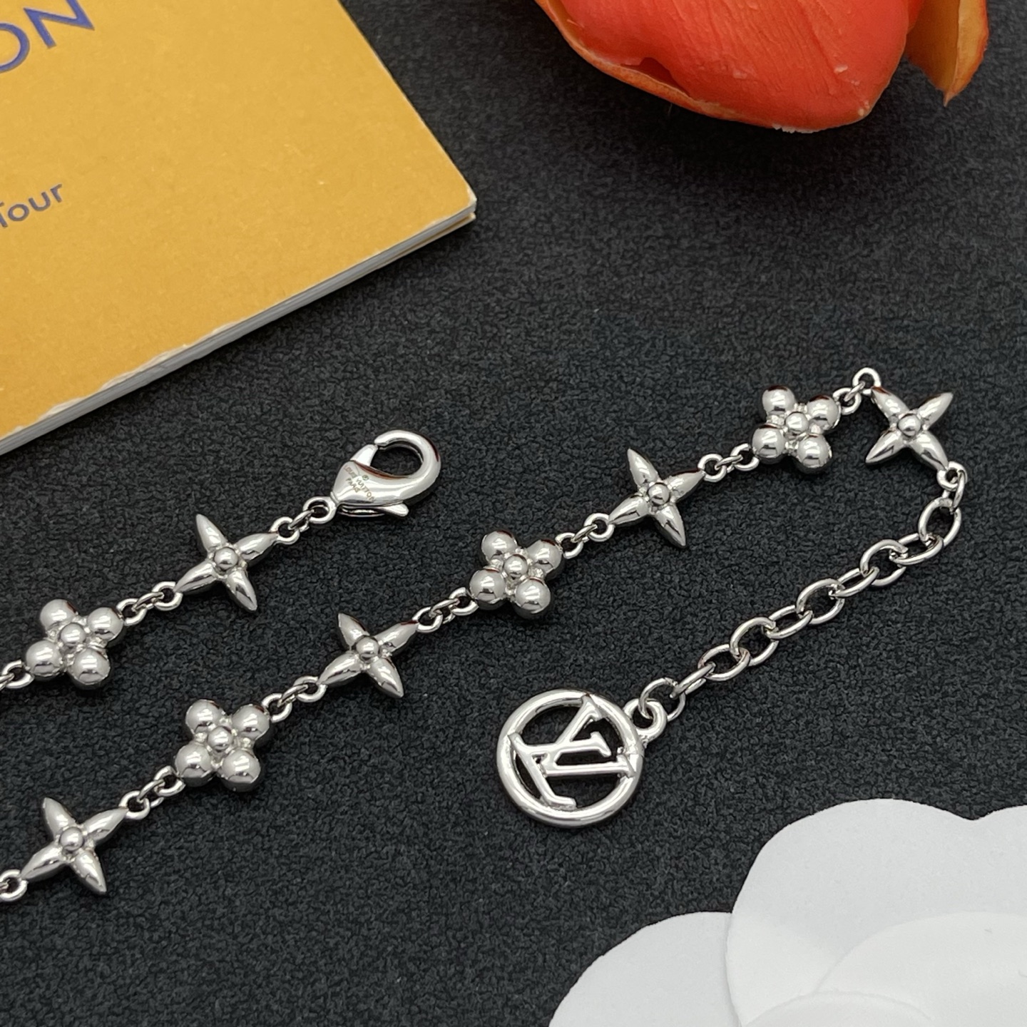 LV原單銀色Monogram花形手鏈簡約時尚款｜歐美奢侈品精品推薦