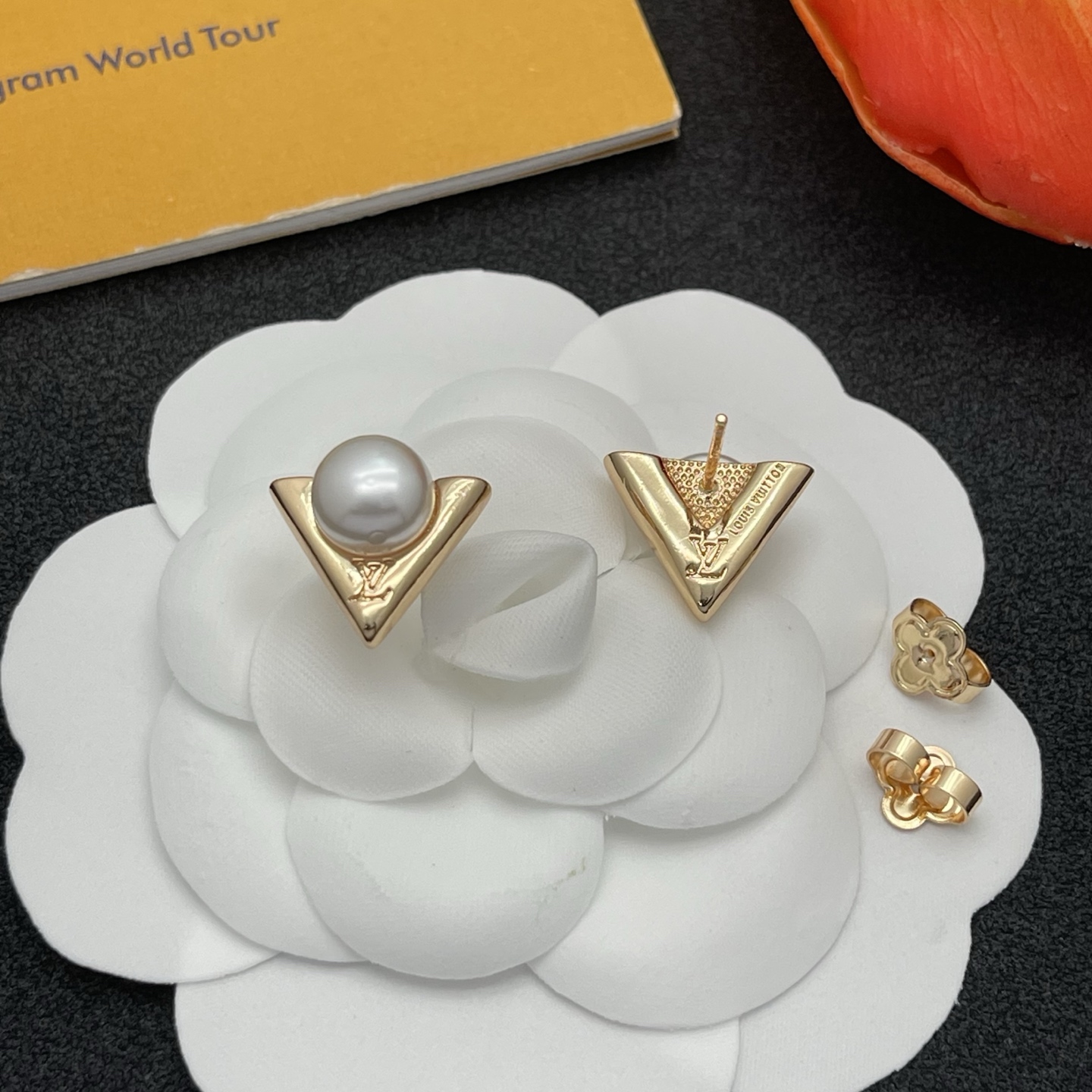 LV高仿V字珍珠耳釘金邊優雅氣質精品款｜歐美奢侈品精品推薦