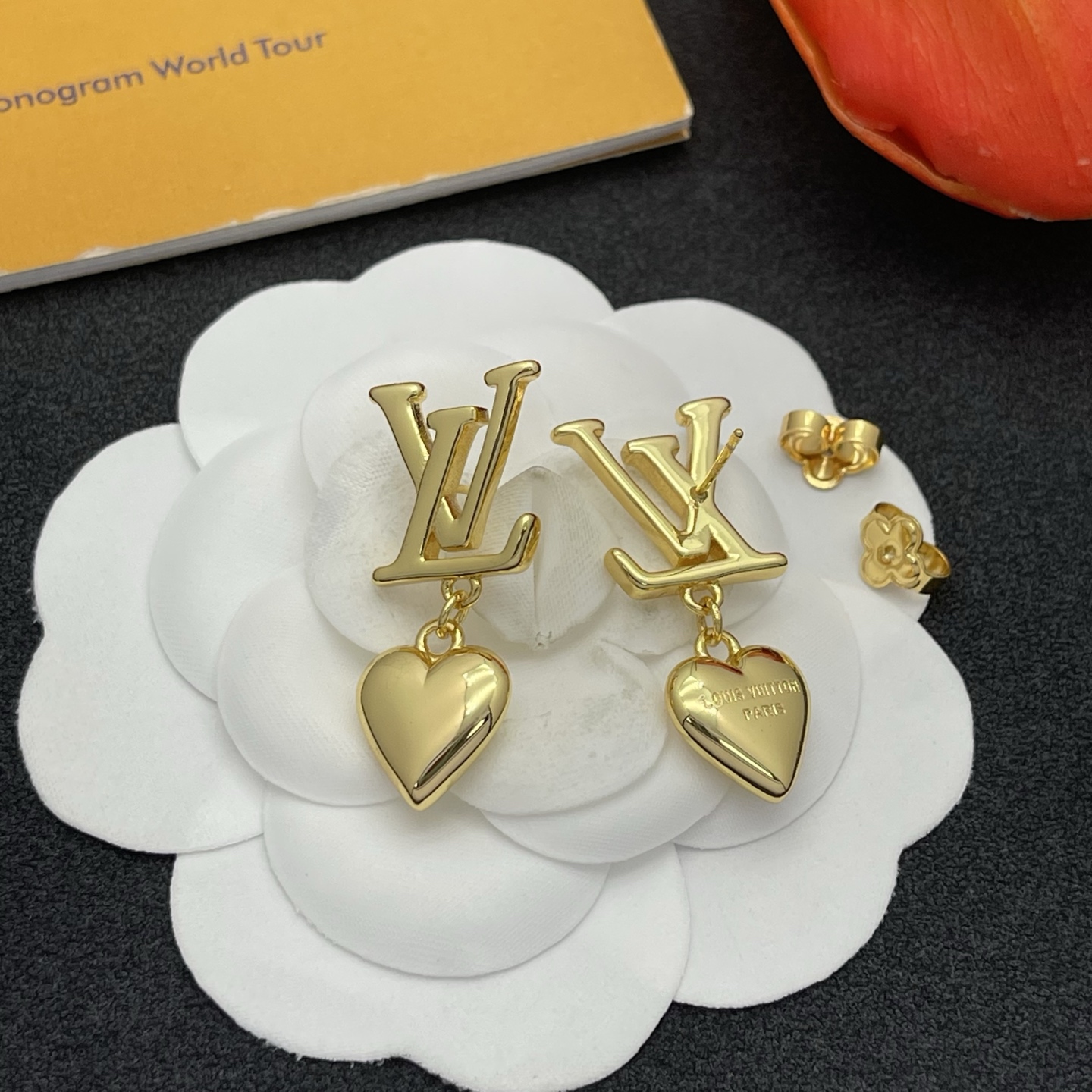 LV一比一金色愛心Logo耳環甜美奢華款｜歐美奢侈品精品推薦