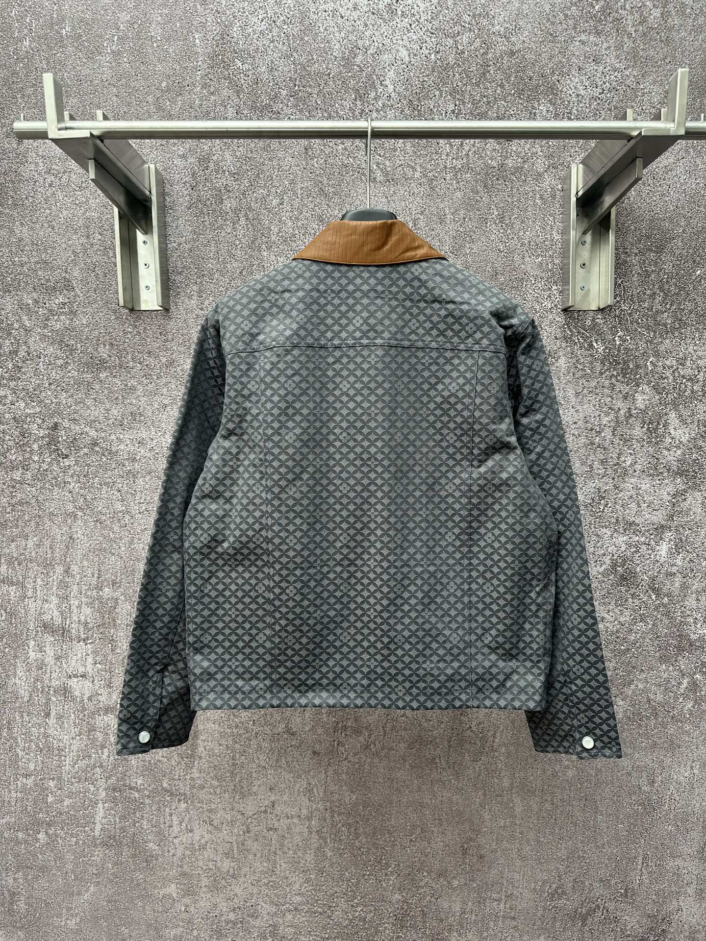 LV 精品仿製格紋拼皮夾克 男士秋冬外套｜歐美奢侈品精品推薦