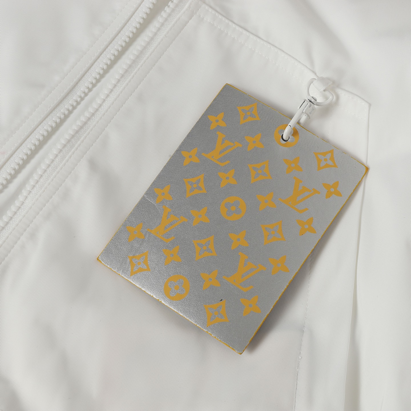 LV 一比一全白防風連帽外套 清爽簡約百搭款｜歐美奢侈品精品推薦