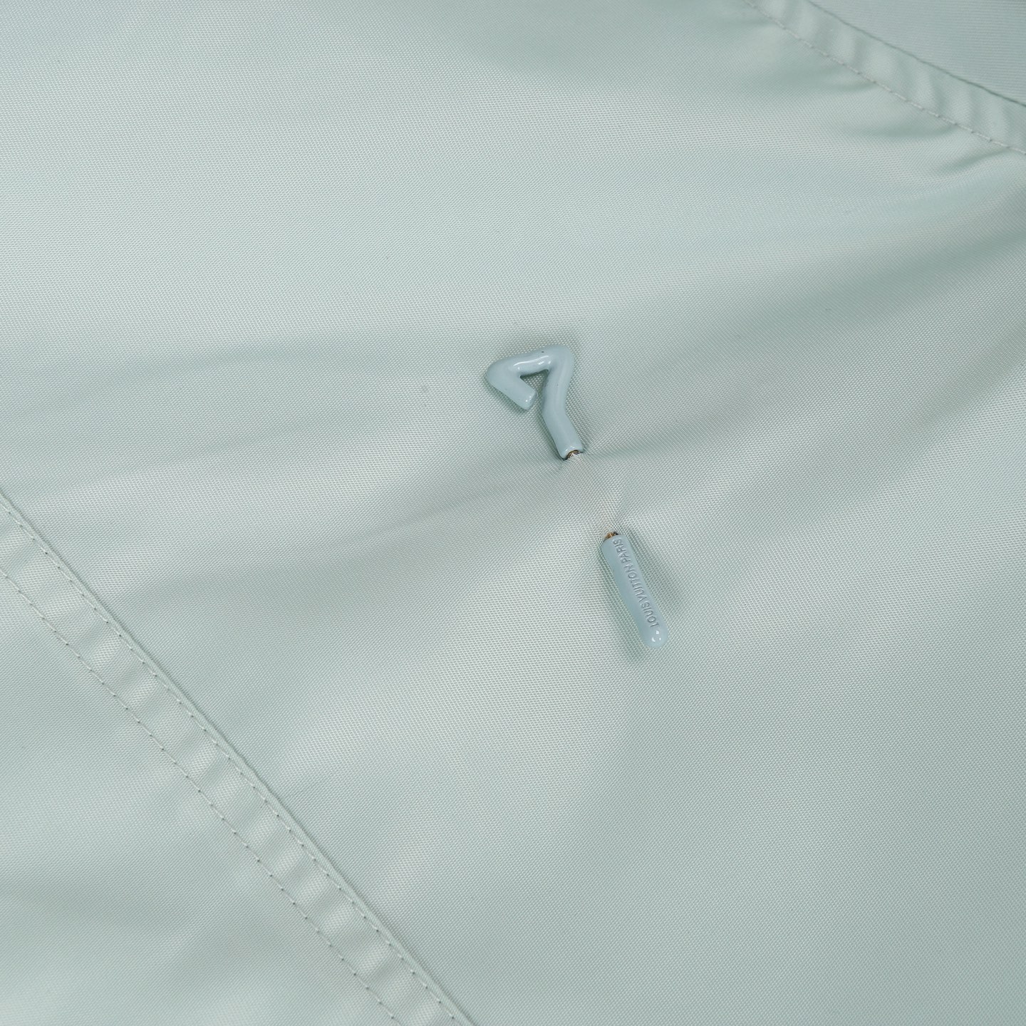 LV A貨冰藍Monogram防風連帽外套 清新時尚運動風｜歐美奢侈品精品推薦