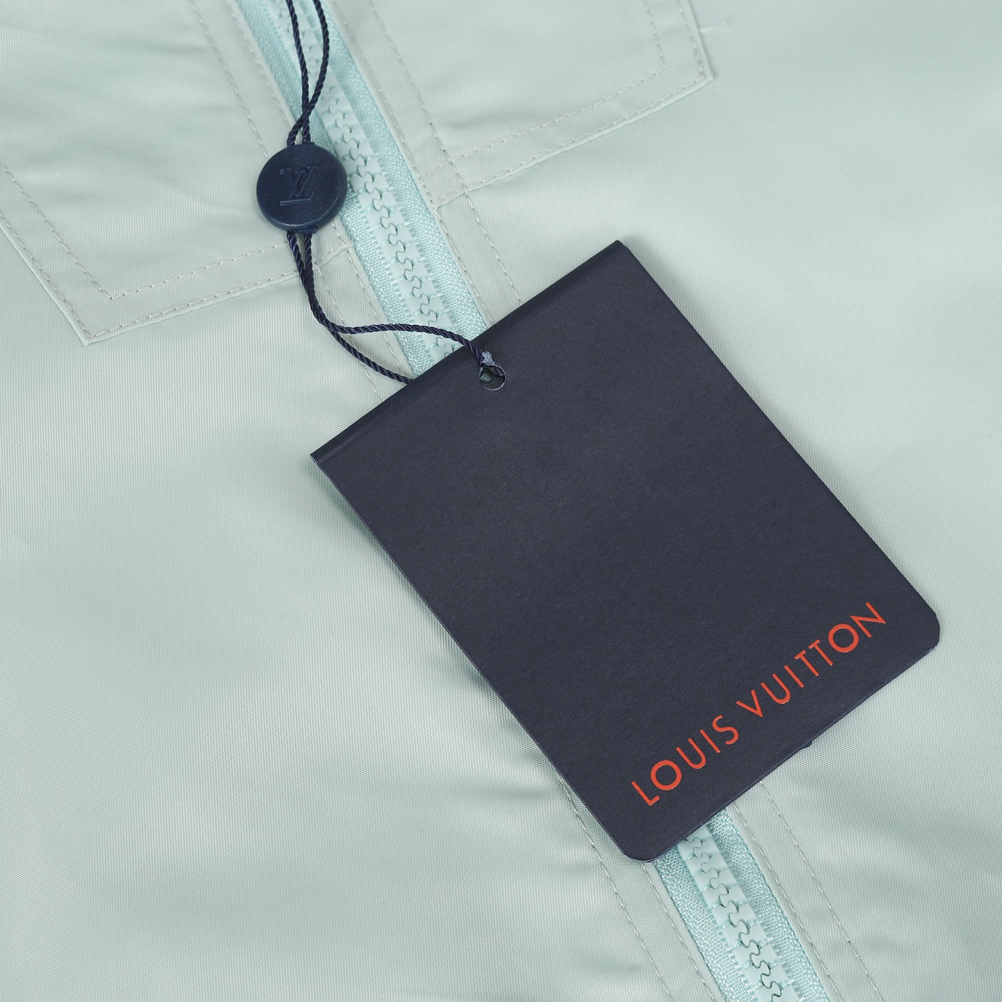 LV A貨冰藍Monogram防風連帽外套 清新時尚運動風｜歐美奢侈品精品推薦