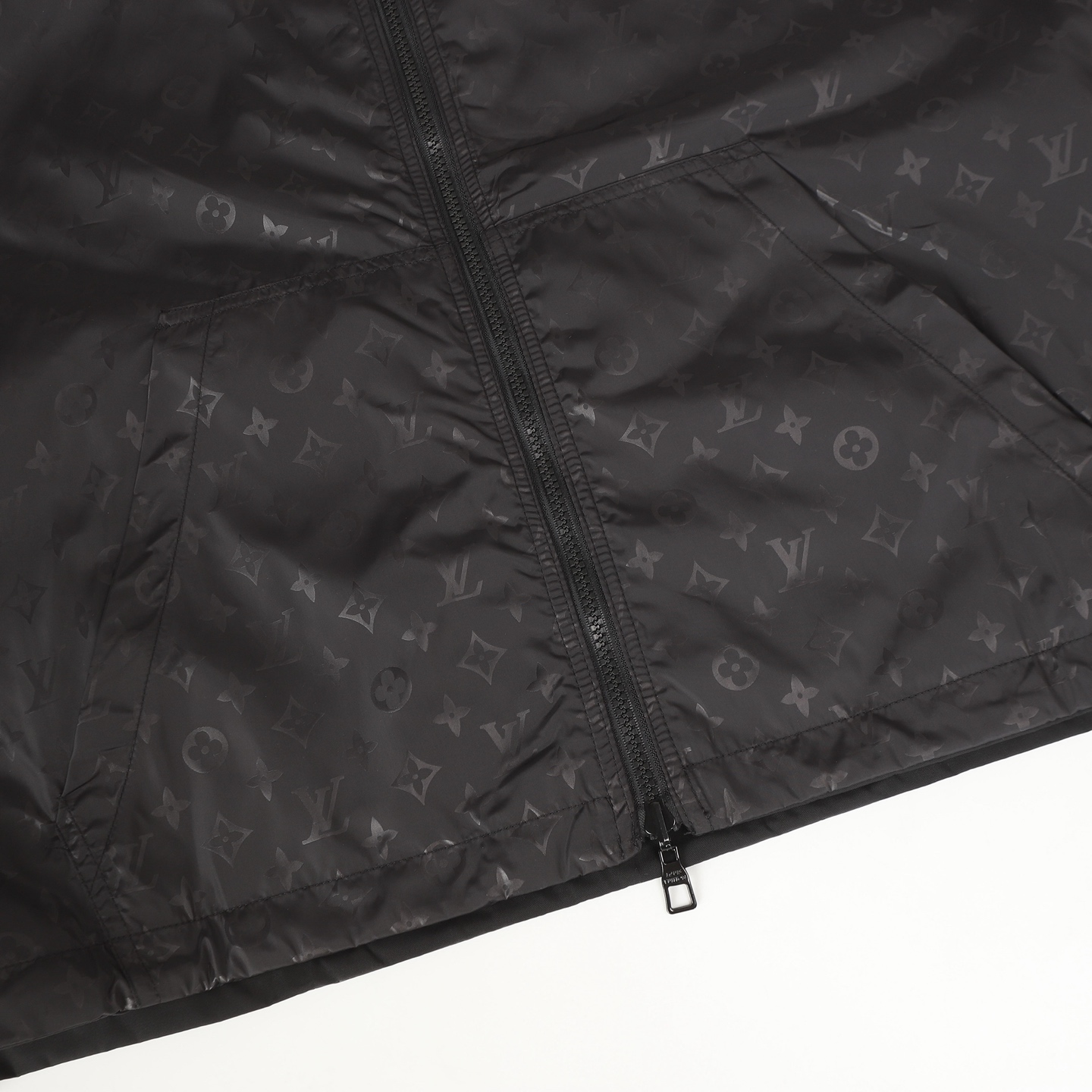 LV 原單黑色連帽防風外套 百搭時尚輕機能設計|超A仿原單精品圖片 10 LV 原單黑色連帽防風外套 百搭時尚輕機能設計|歐美奢侈品精品推薦