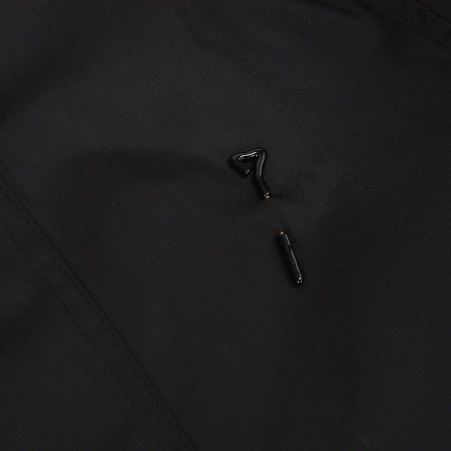 LV 原單黑色連帽防風外套 百搭時尚輕機能設計|超A仿原單精品圖片 9 LV 原單黑色連帽防風外套 百搭時尚輕機能設計|歐美奢侈品精品推薦