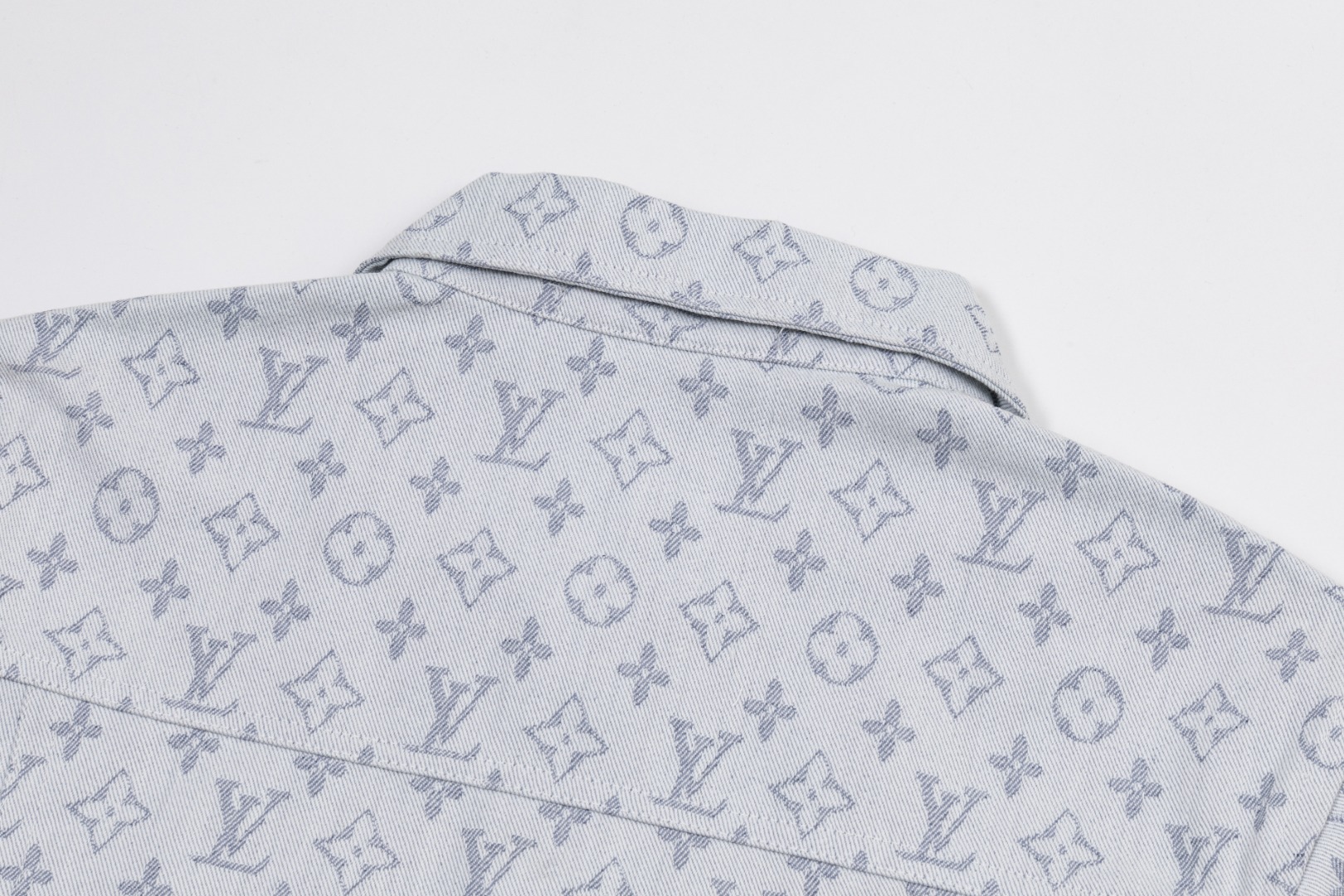 LV A級淺藍滿版Monogram丹寧夾克 時尚百搭精品外套|超A仿原單精品圖片 15 LV A級淺藍滿版Monogram丹寧夾克 時尚百搭精品外套|歐美奢侈品精品推薦