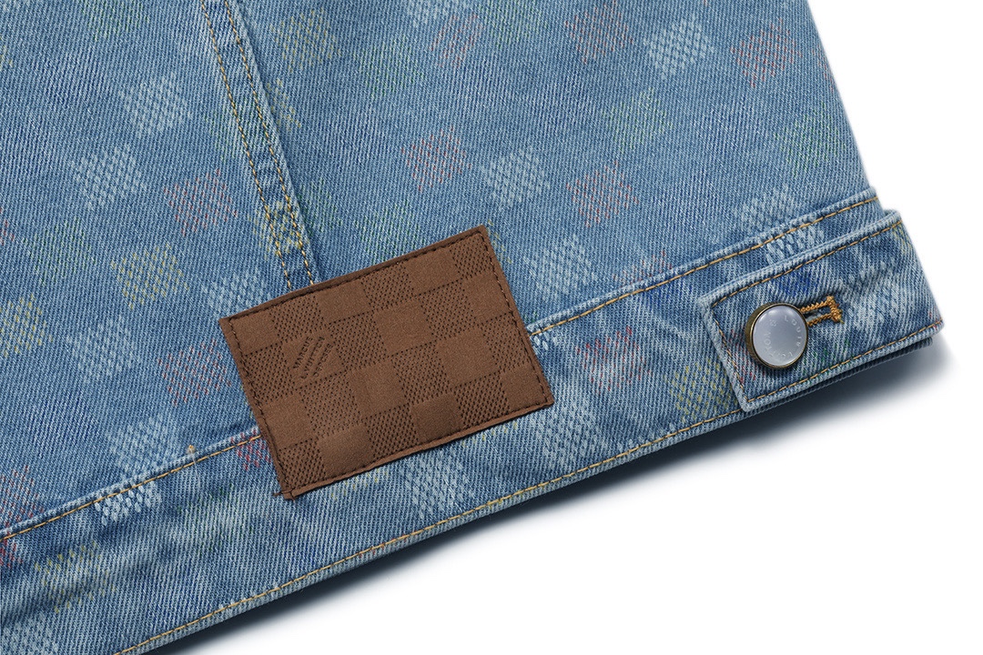 LV 精品仿製淺藍棋盤格丹寧夾克 時尚復古牛仔外套|超A仿原單精品圖片 15 LV 精品仿製淺藍棋盤格丹寧夾克 時尚復古牛仔外套|歐美奢侈品精品推薦