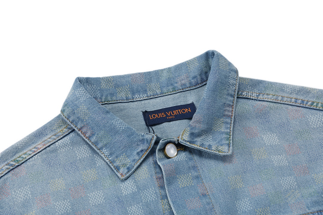 LV 精品仿製淺藍棋盤格丹寧夾克 時尚復古牛仔外套｜歐美奢侈品精品推薦