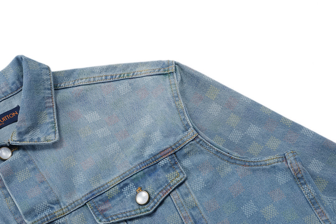 LV 精品仿製淺藍棋盤格丹寧夾克 時尚復古牛仔外套｜歐美奢侈品精品推薦