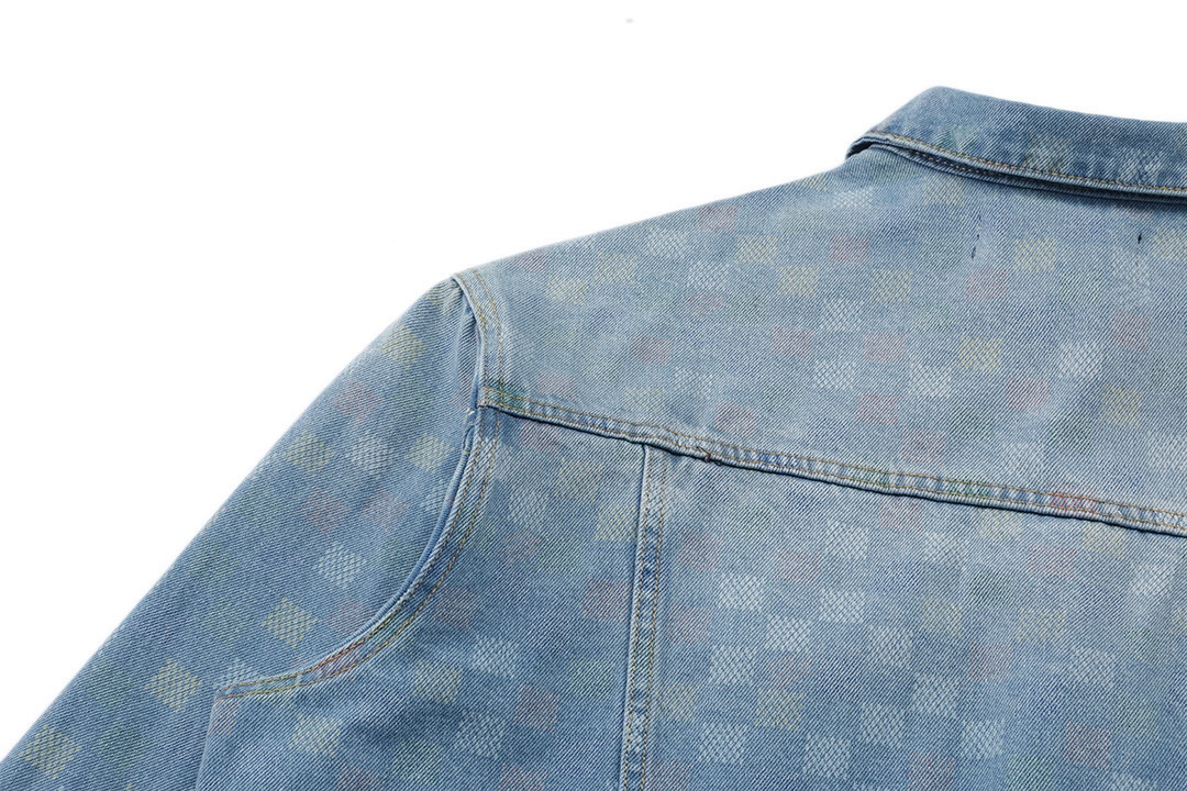 LV 精品仿製淺藍棋盤格丹寧夾克 時尚復古牛仔外套｜歐美奢侈品精品推薦