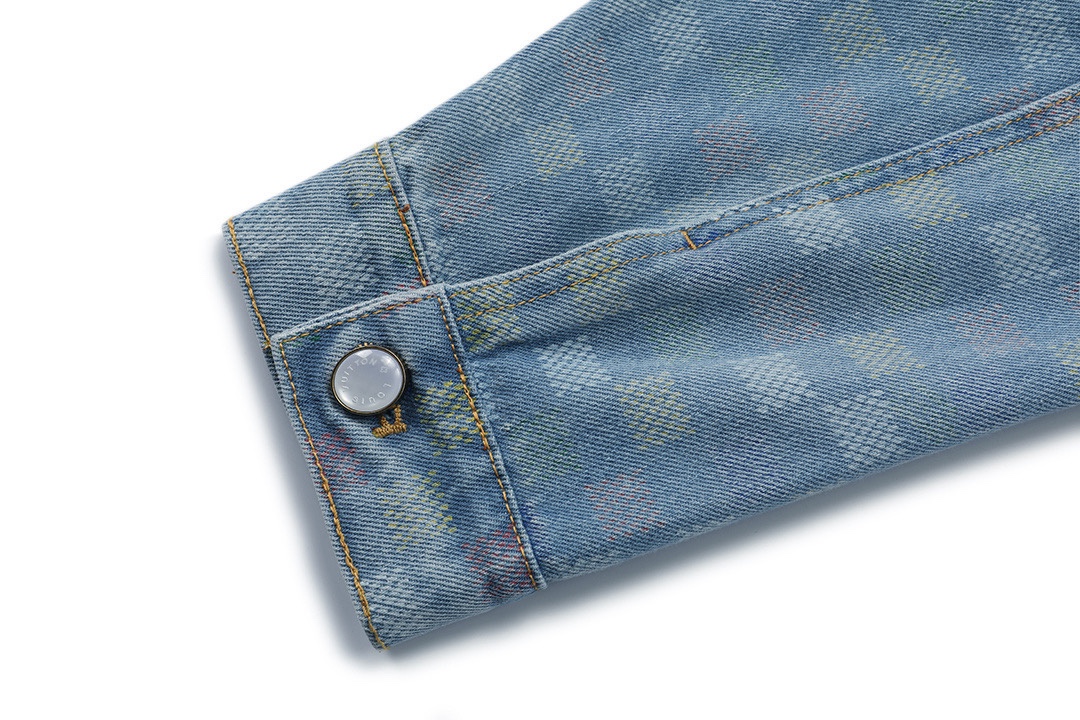 LV 精品仿製淺藍棋盤格丹寧夾克 時尚復古牛仔外套｜歐美奢侈品精品推薦