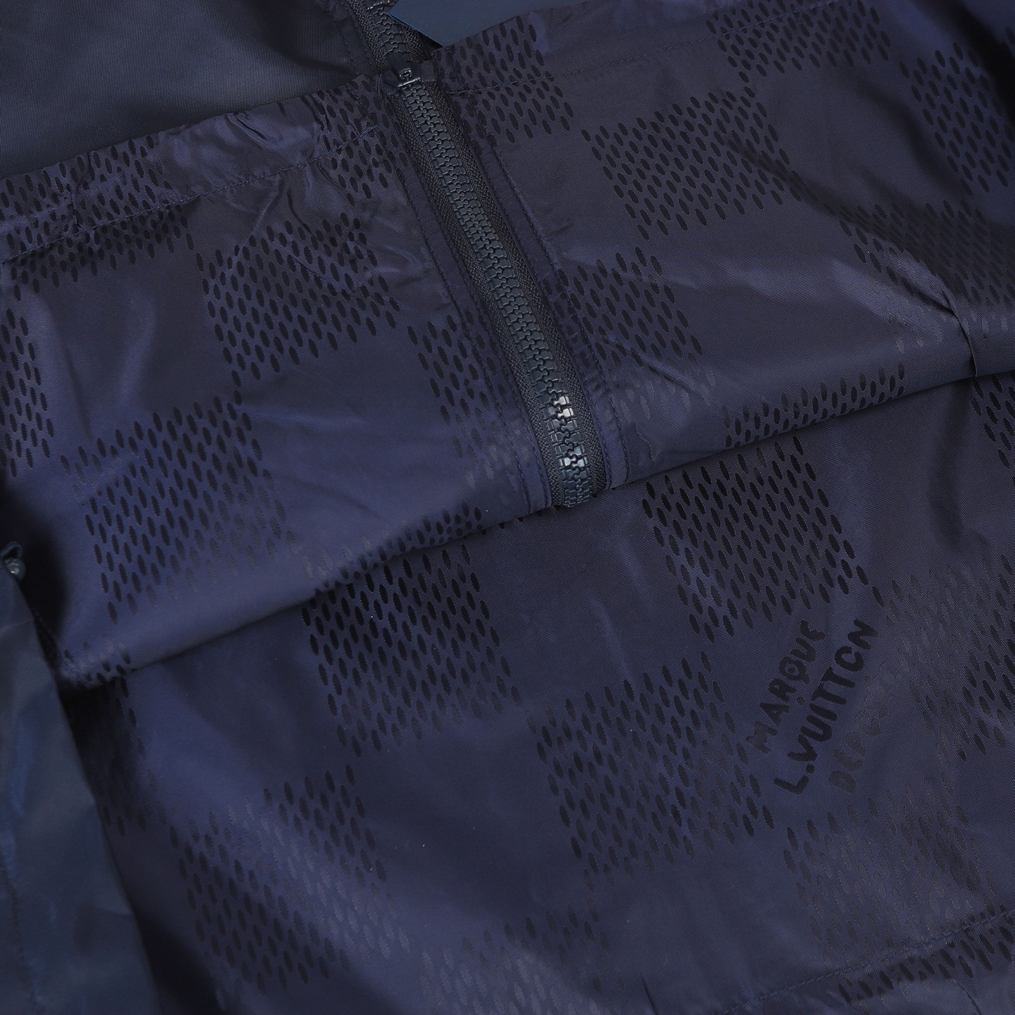 LV 超A貨深藍連帽防風外套 百搭時尚輕盈外套｜歐美奢侈品精品推薦