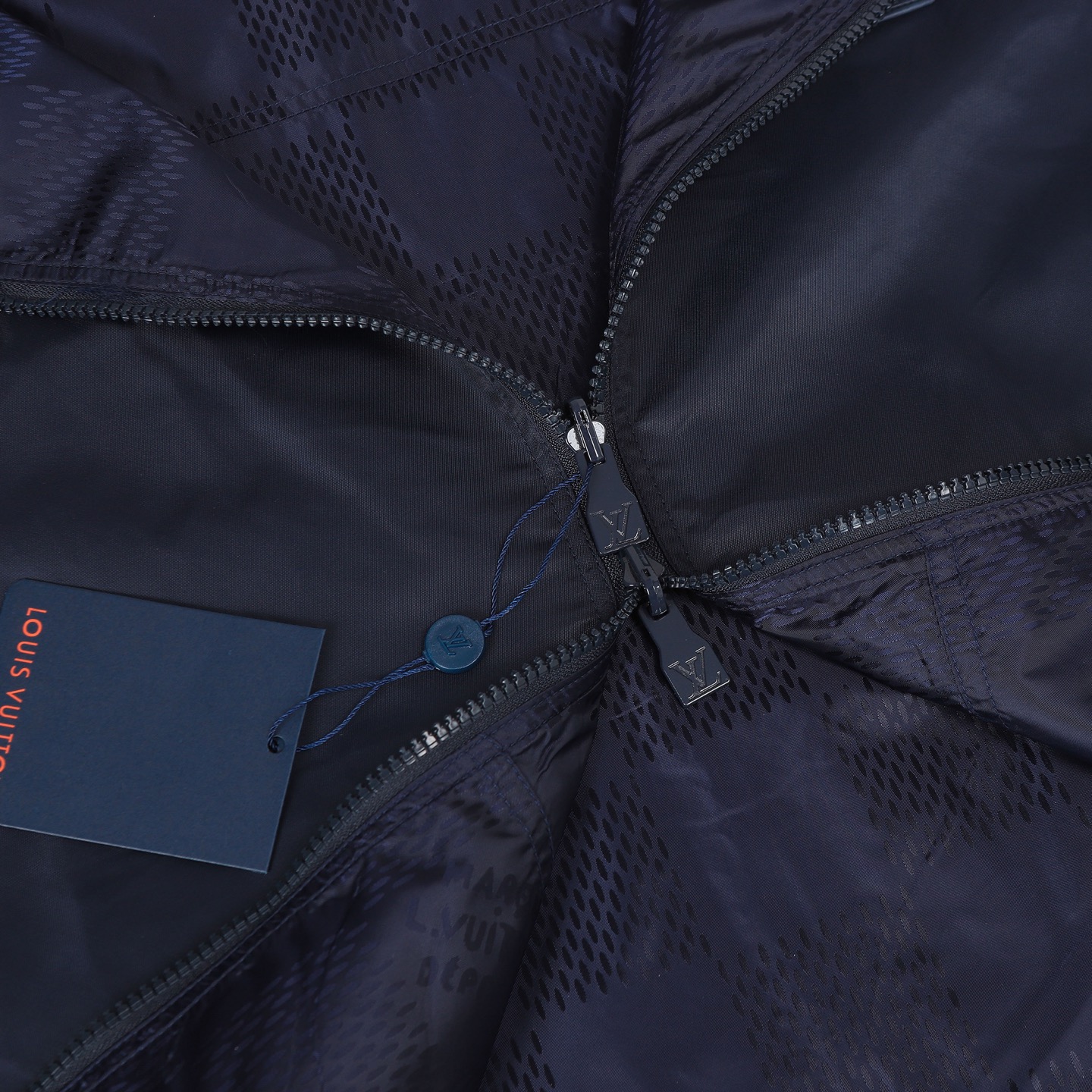 LV 超A貨深藍連帽防風外套 百搭時尚輕盈外套｜歐美奢侈品精品推薦