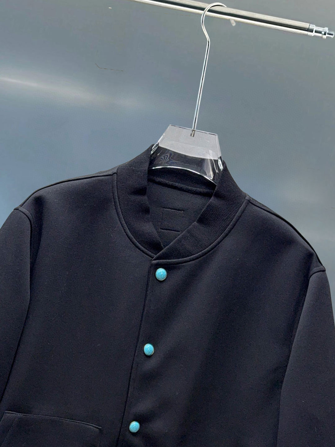 LV高仿外套 男士黑色立領設計簡約時尚百搭款2025秋冬新款｜歐美奢侈品精品推薦