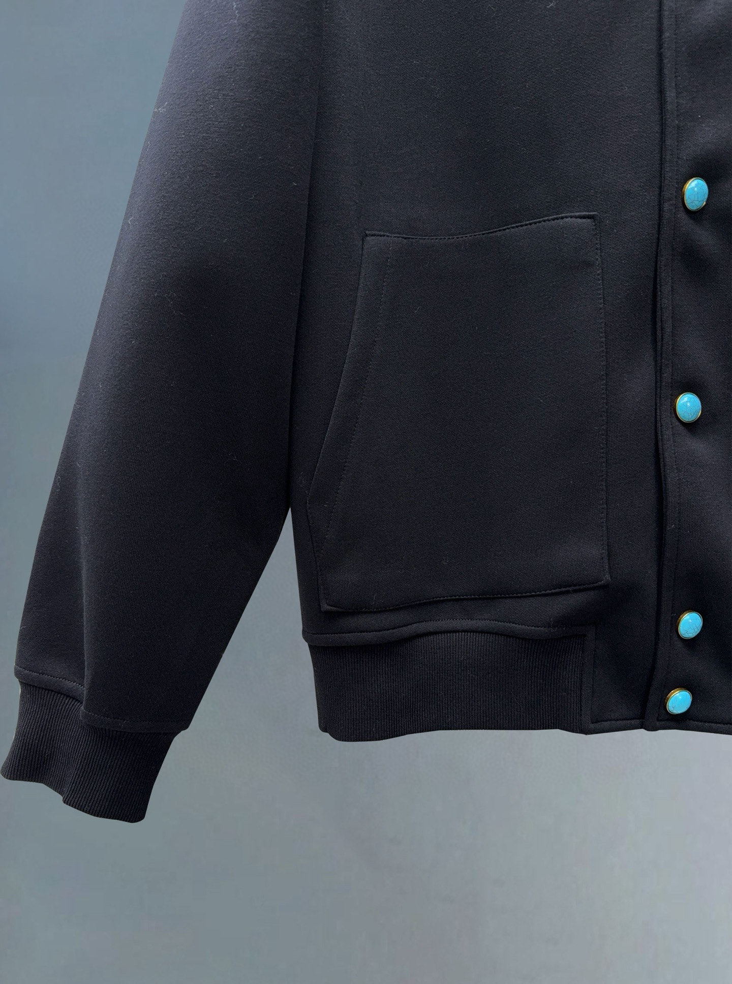 LV高仿外套 男士黑色立領設計簡約時尚百搭款2025秋冬新款｜歐美奢侈品精品推薦