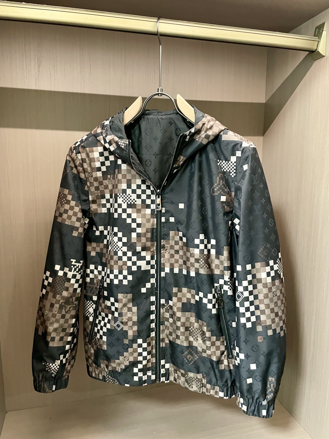 LV A貨風衣外套 幾何棋盤格Monogram輕薄防風外套