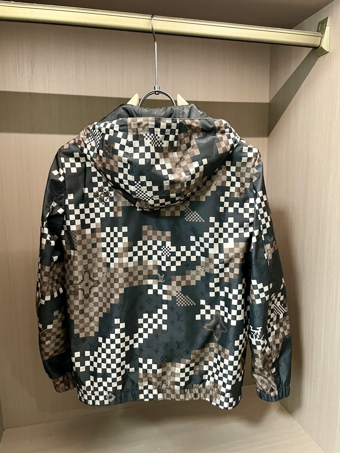 LV A貨風衣外套 幾何棋盤格Monogram輕薄防風外套
