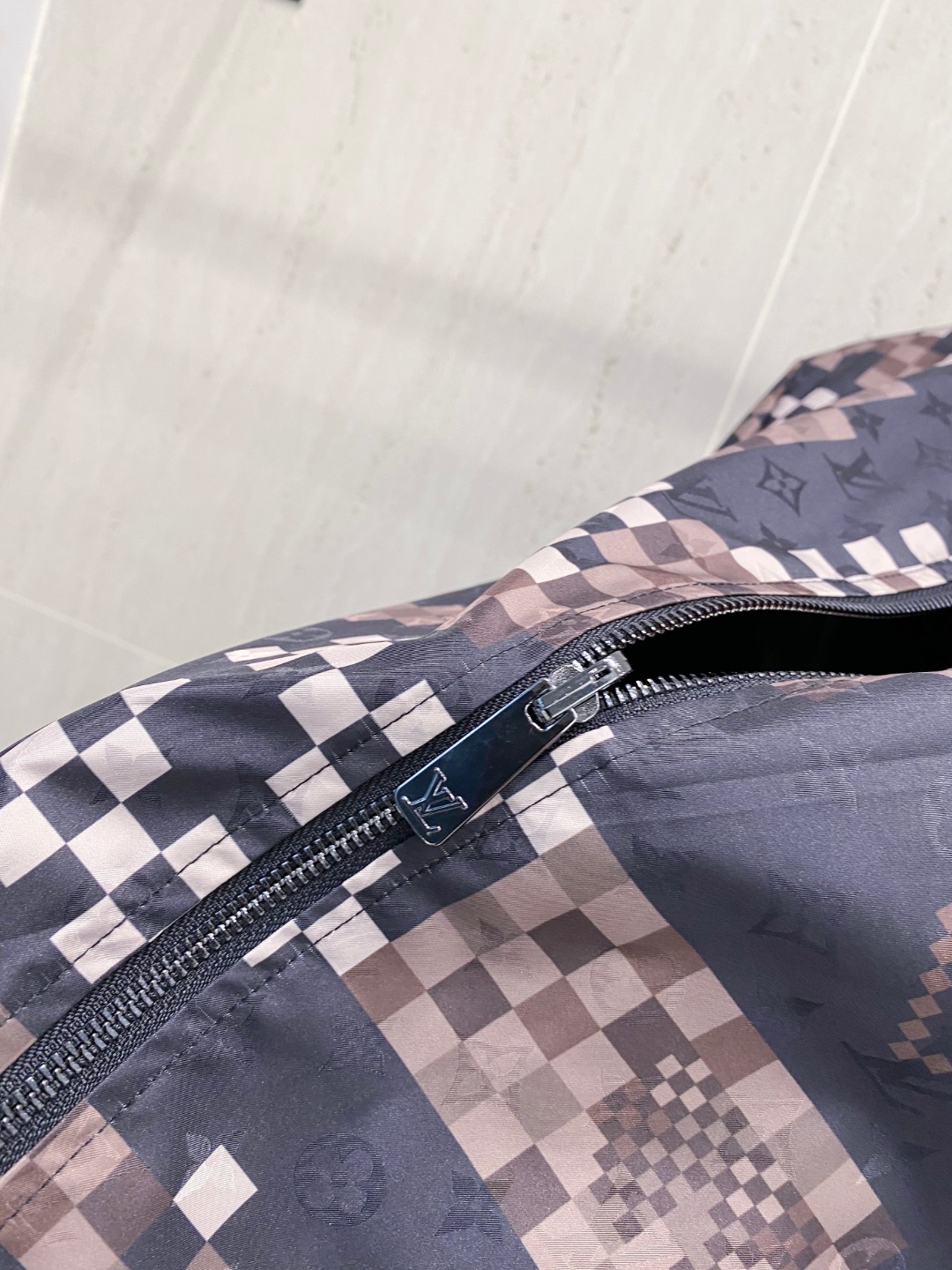 LV原單風衣外套 幾何棋盤格防風夾克 時尚運動休閒款｜歐美奢侈品精品推薦