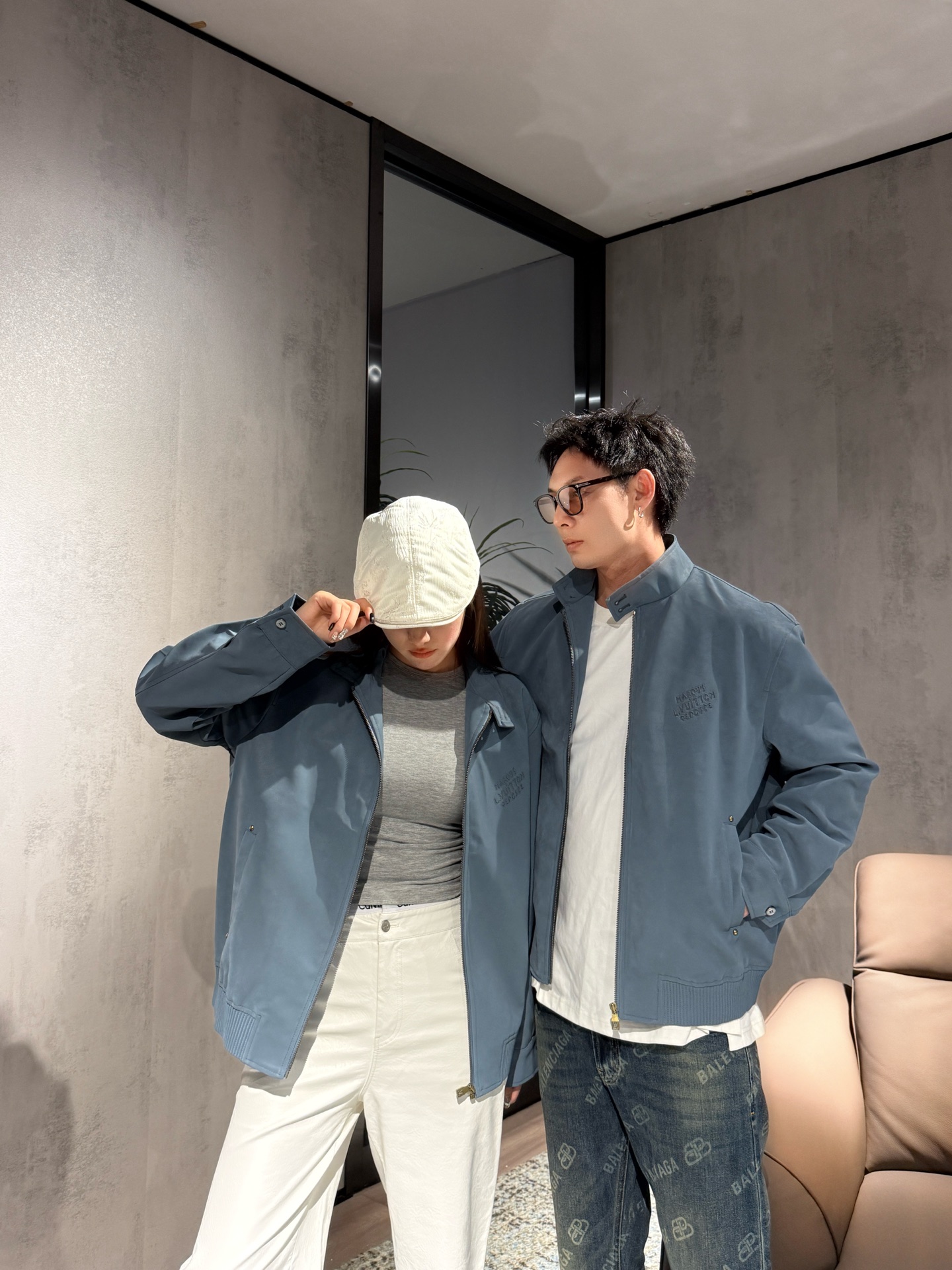 LV高仿藍灰情侶外套 立領休閒夾克 簡約百搭風格｜歐美奢侈品精品推薦