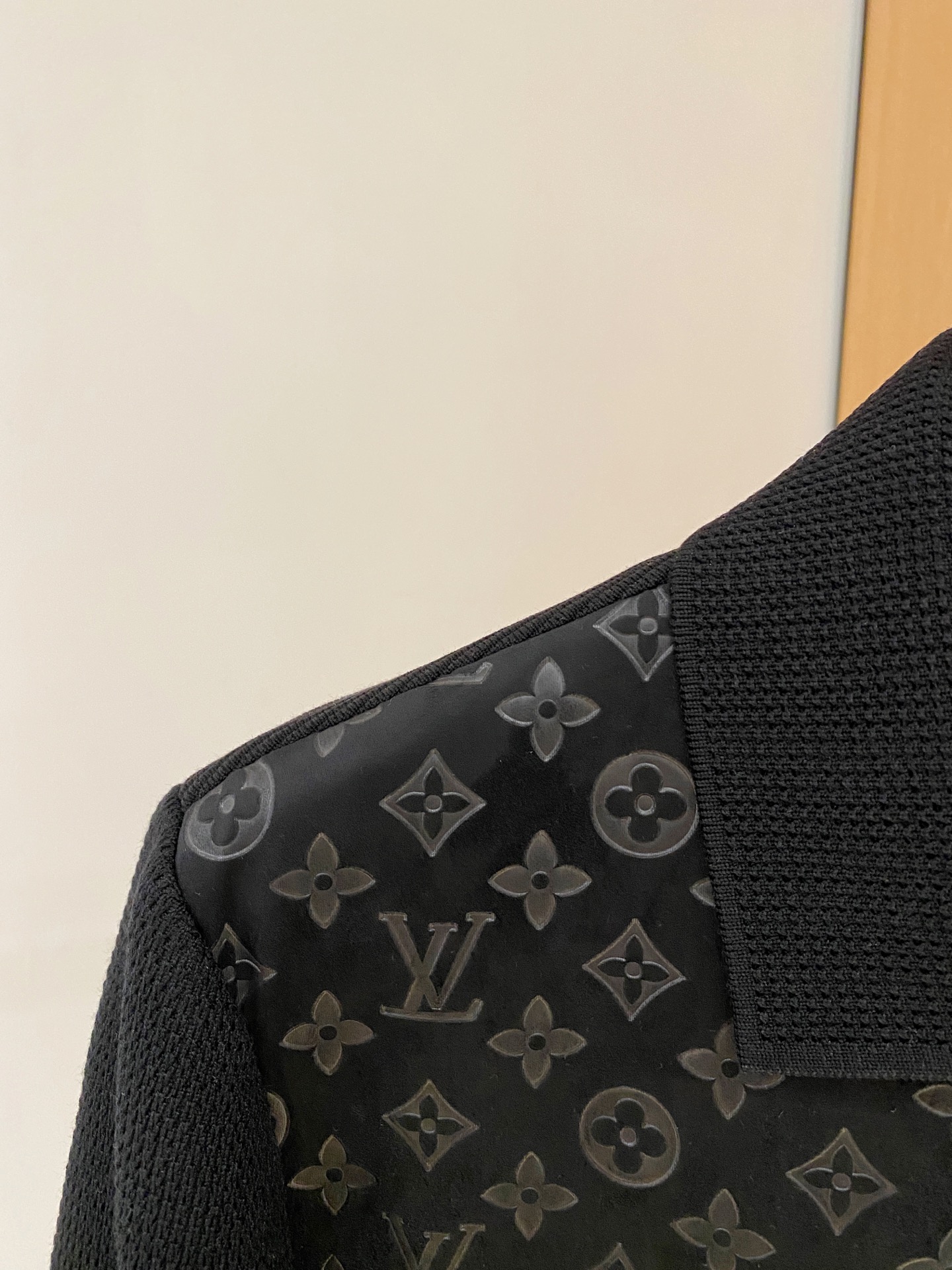 LV精品仿製Monogram針織拼皮外套 黑色立領夾克款｜歐美奢侈品精品推薦