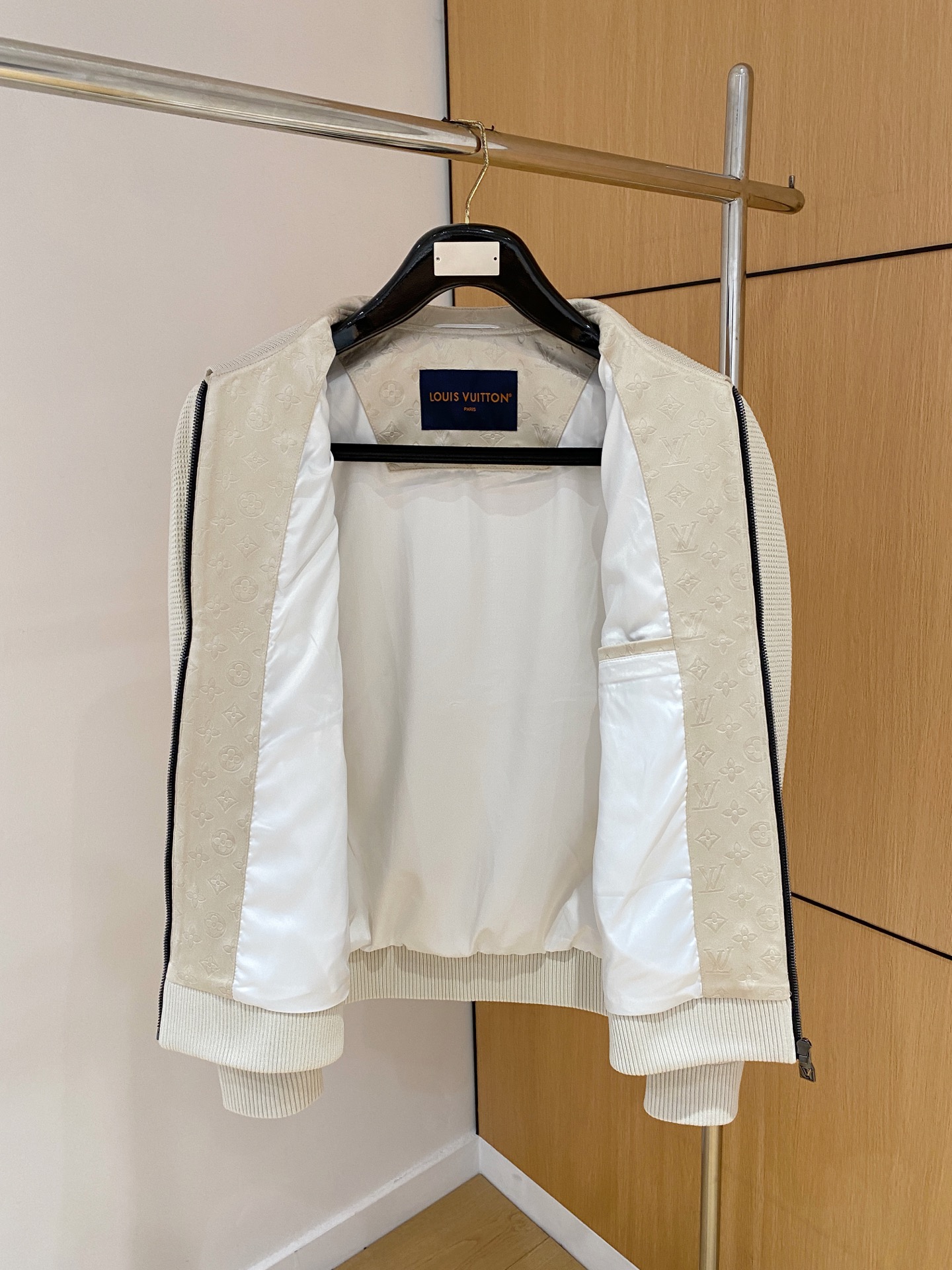 LV高仿白色Monogram拼接針織外套 立領精品夾克｜歐美奢侈品精品推薦