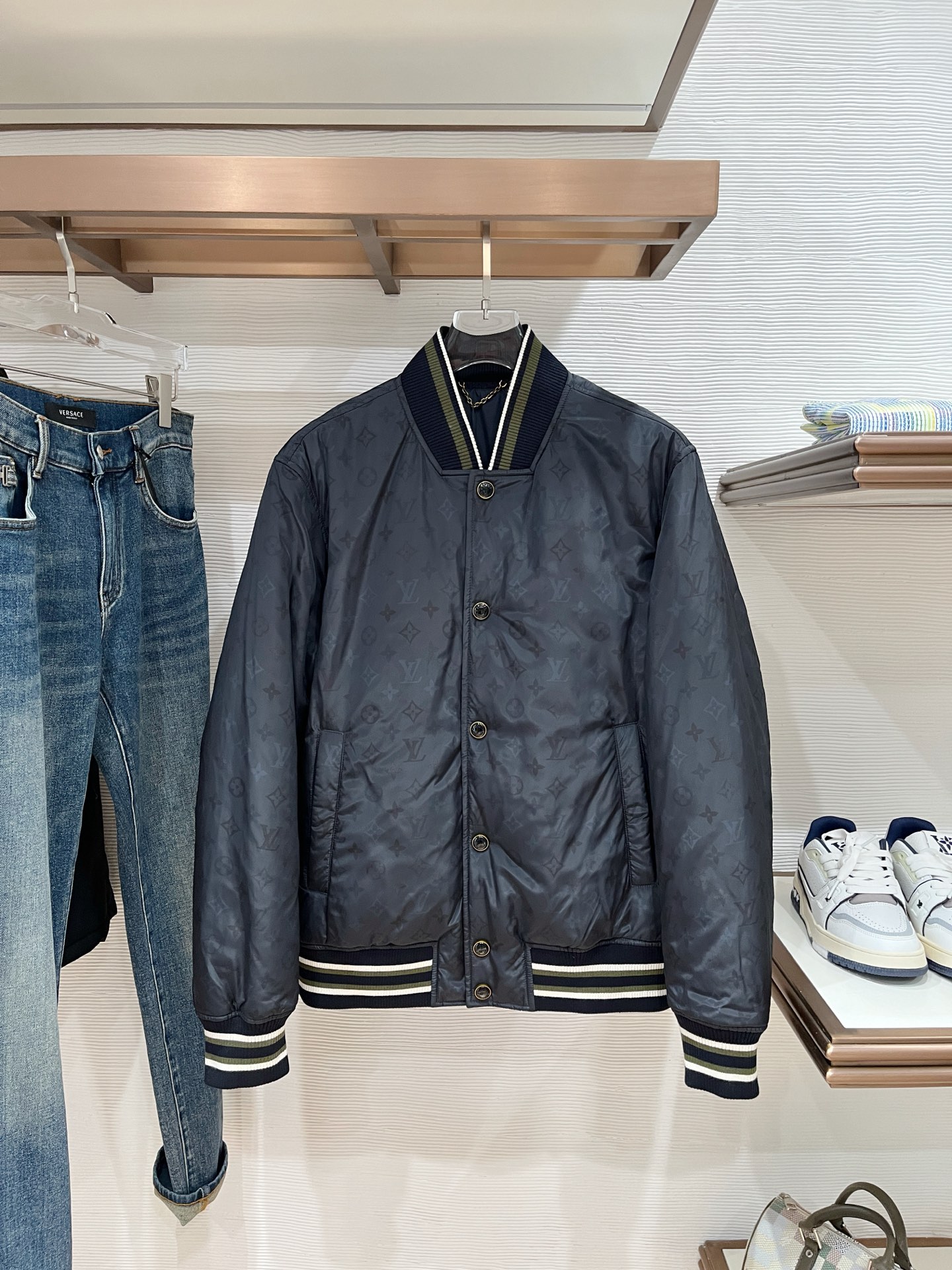 LV精品仿製Monogram織紋棒球外套 經典學院風夾克