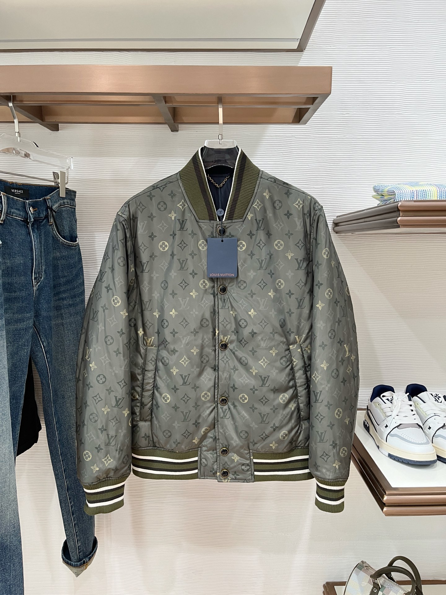 LV原單灰綠Monogram棒球外套 經典學院風防風夾克