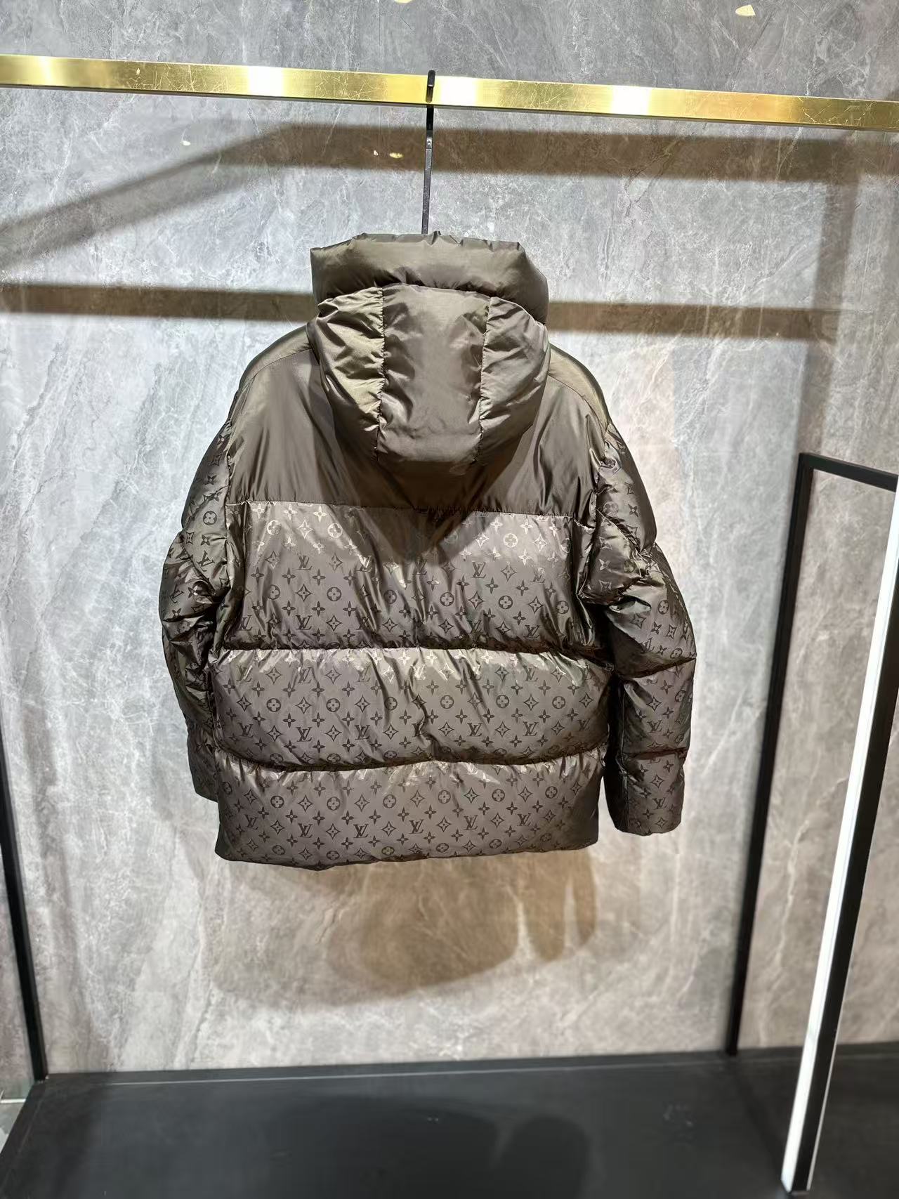 LV一比一灰褐色Monogram羽絨外套 經典立領保暖款