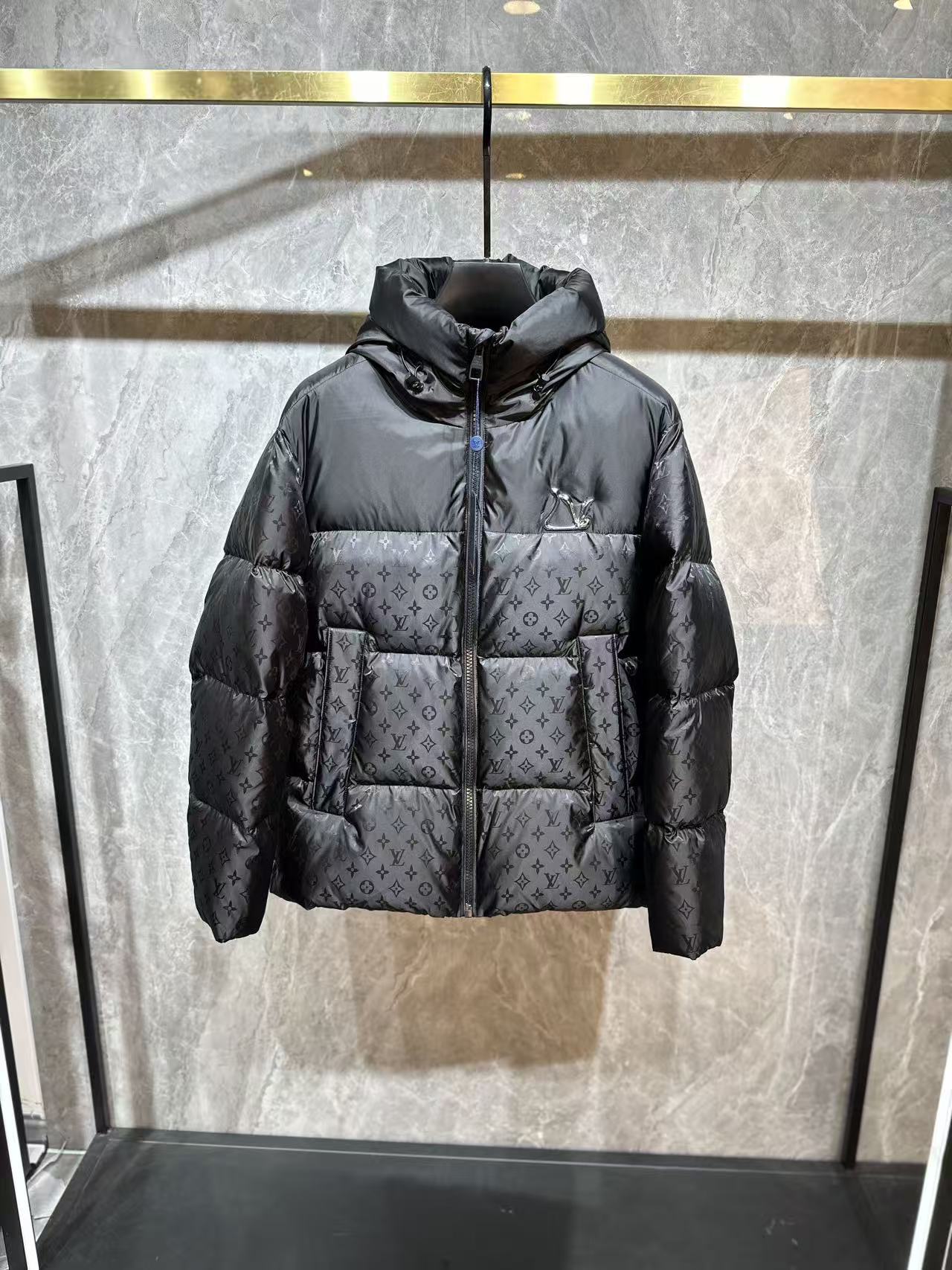 LV原單黑色Monogram羽絨外套 男士冬季保暖立領連帽款