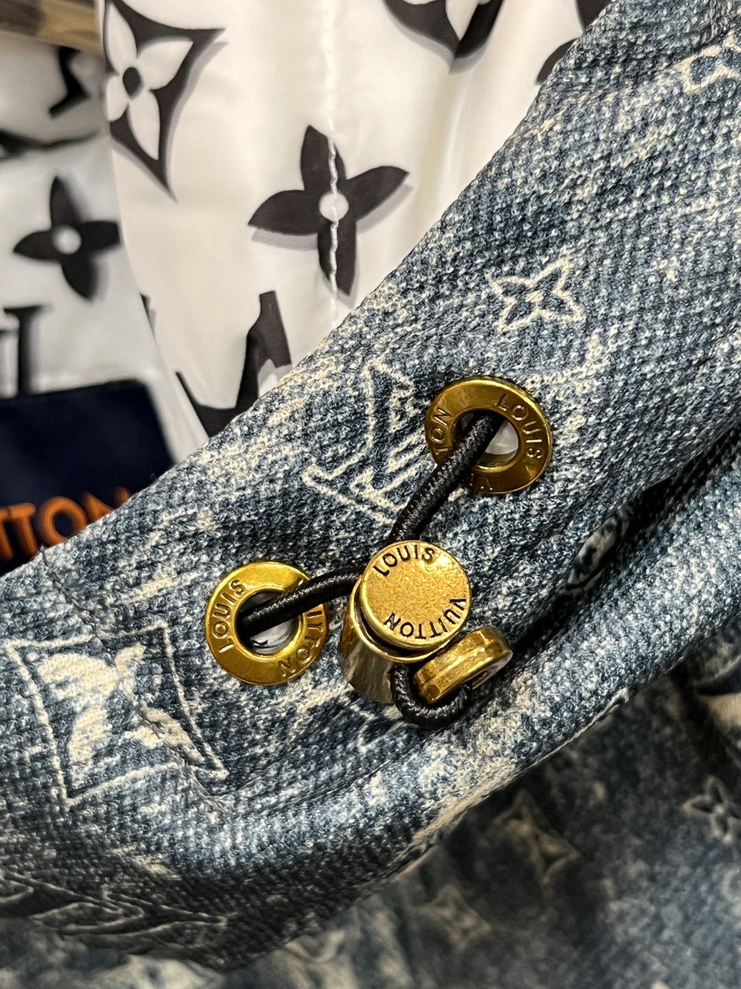 LV A貨水洗丹寧連帽外套 經典老花印花牛仔夾克｜歐美奢侈品精品推薦