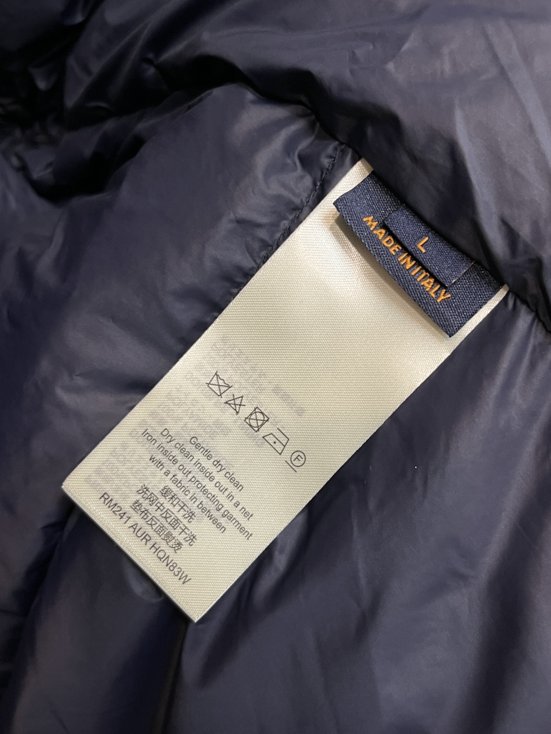 LV一比一深藍Monogram拼接羽絨外套 男士冬季立領連帽款|超A仿原單精品圖片 15 LV一比一深藍Monogram拼接羽絨外套 男士冬季立領連帽款|歐美奢侈品精品推薦