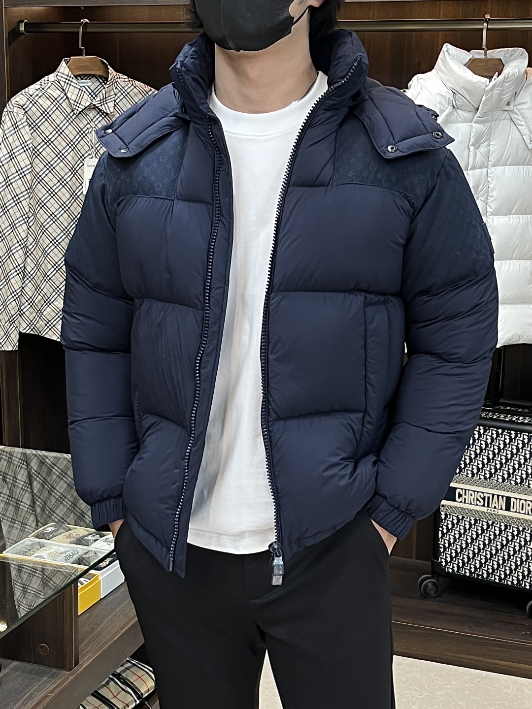 LV一比一深藍Monogram拼接羽絨外套 男士冬季立領連帽款｜歐美奢侈品精品推薦