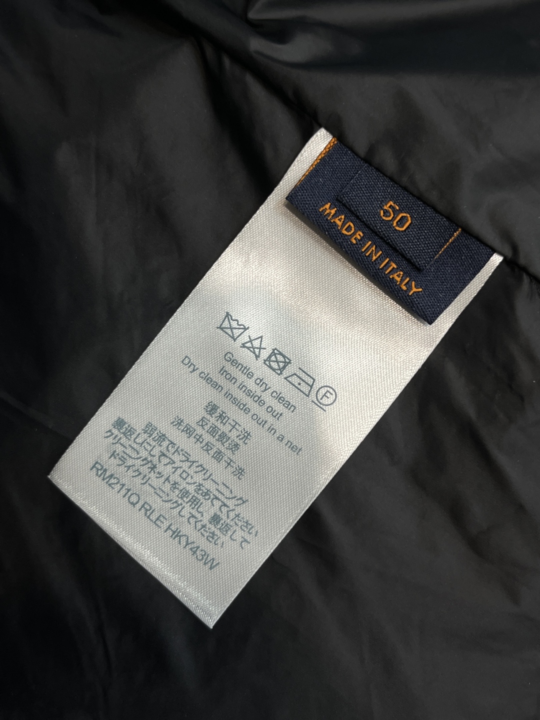 LV原單黑灰Monogram羽絨外套 經典立領連帽防風款| 15 LV原單黑灰Monogram羽絨外套 經典立領連帽防風款