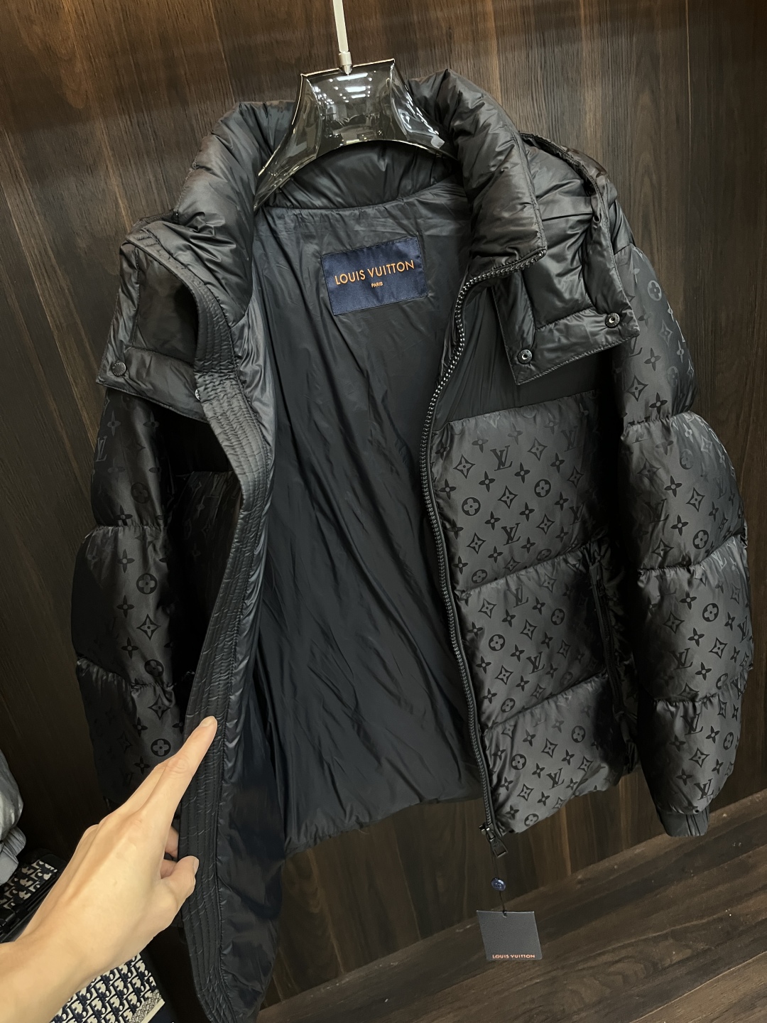 LV原單黑灰Monogram羽絨外套 經典立領連帽防風款