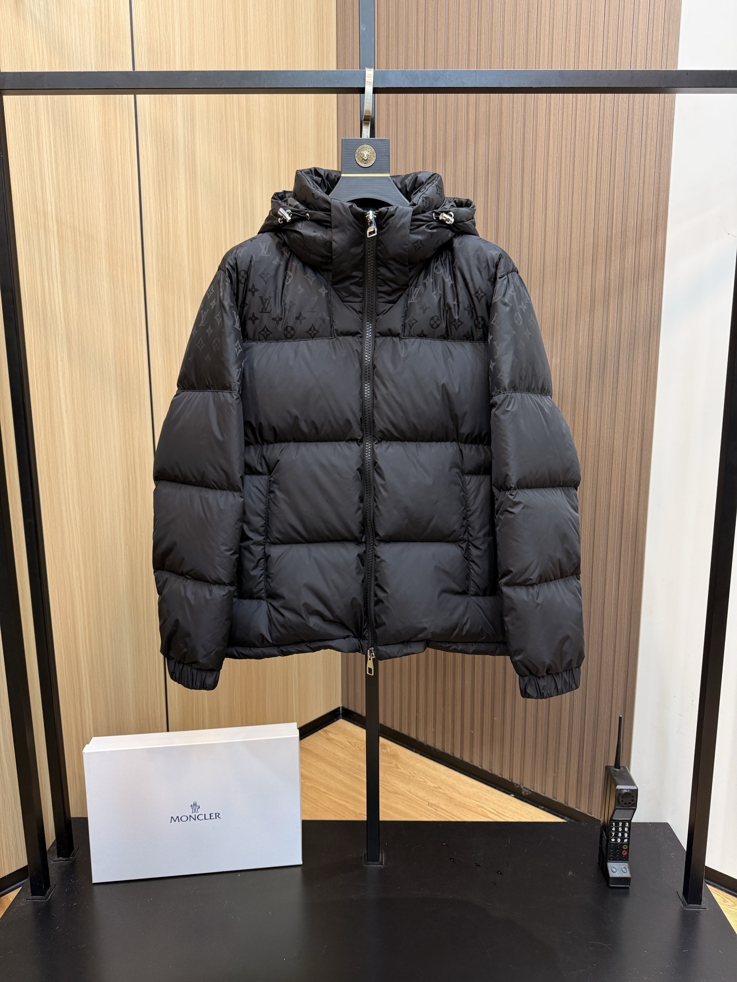 LV原廠工藝黑色Monogram羽絨外套 男士冬季立領連帽夾克