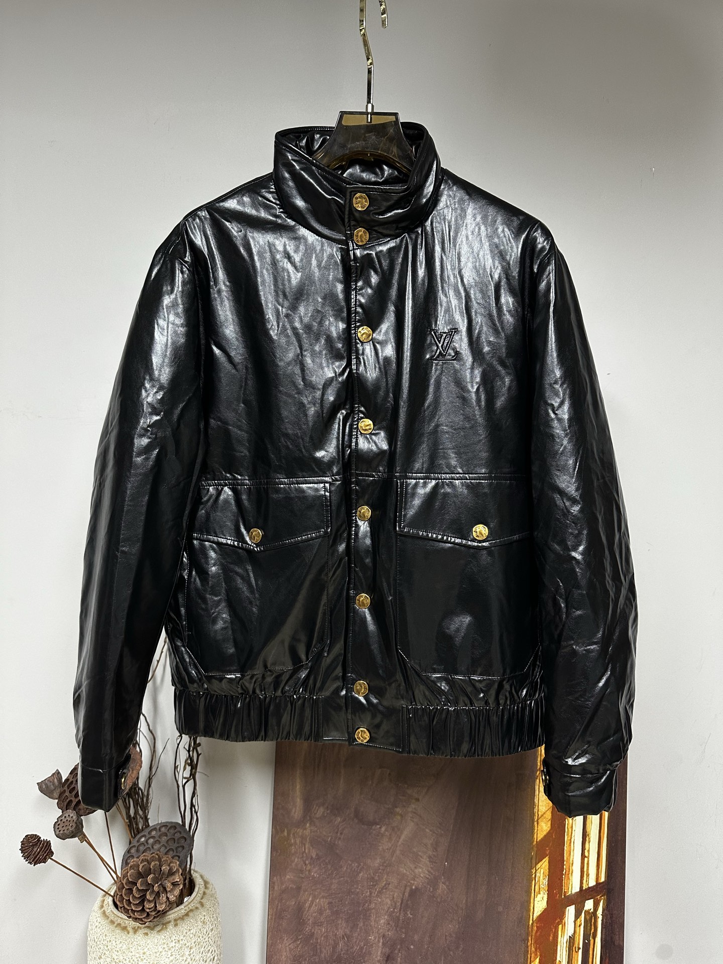 LV高端複刻亮面皮質外套 男士冬季立領金扣短版夾克