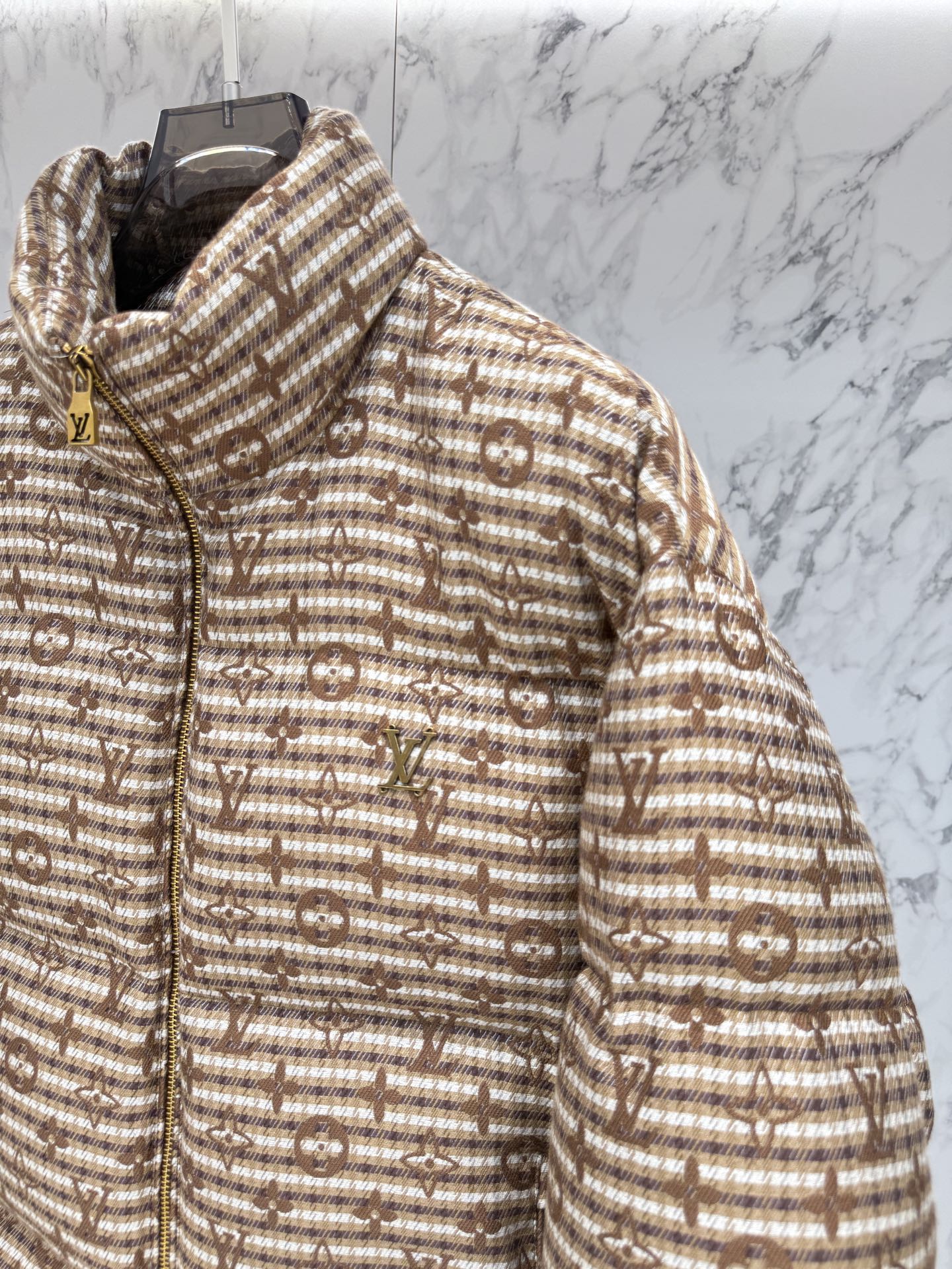 LV精品仿製毛呢羽絨外套 米棕格紋立領保暖短版夾克｜歐美奢侈品精品推薦
